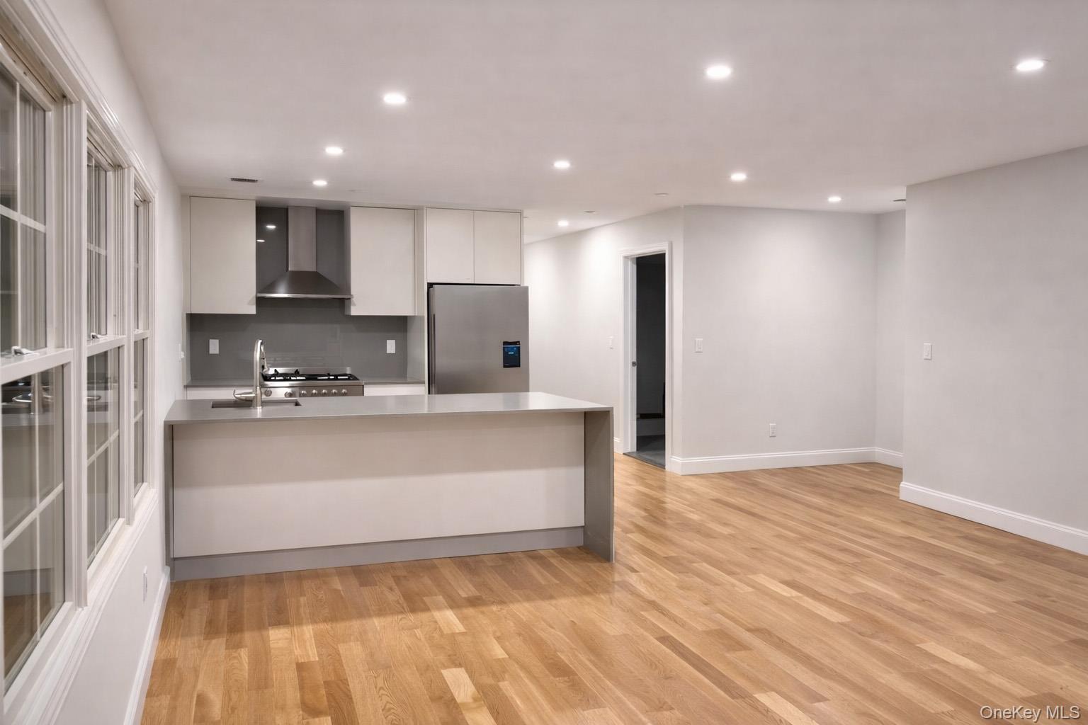 Single Family 17th  Queens, NY 11357, MLS-969281-5