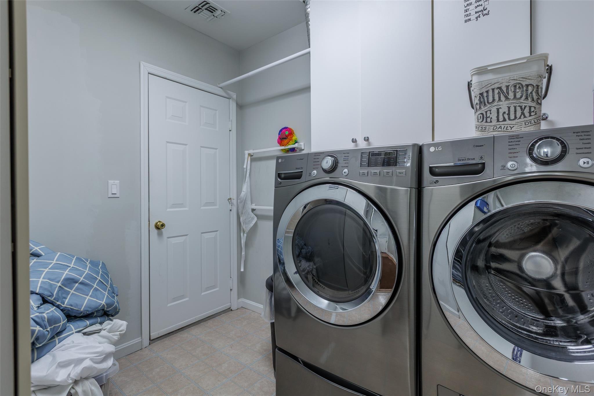 Single Family Tracie  Suffolk County, NY 11953, MLS-969296-13