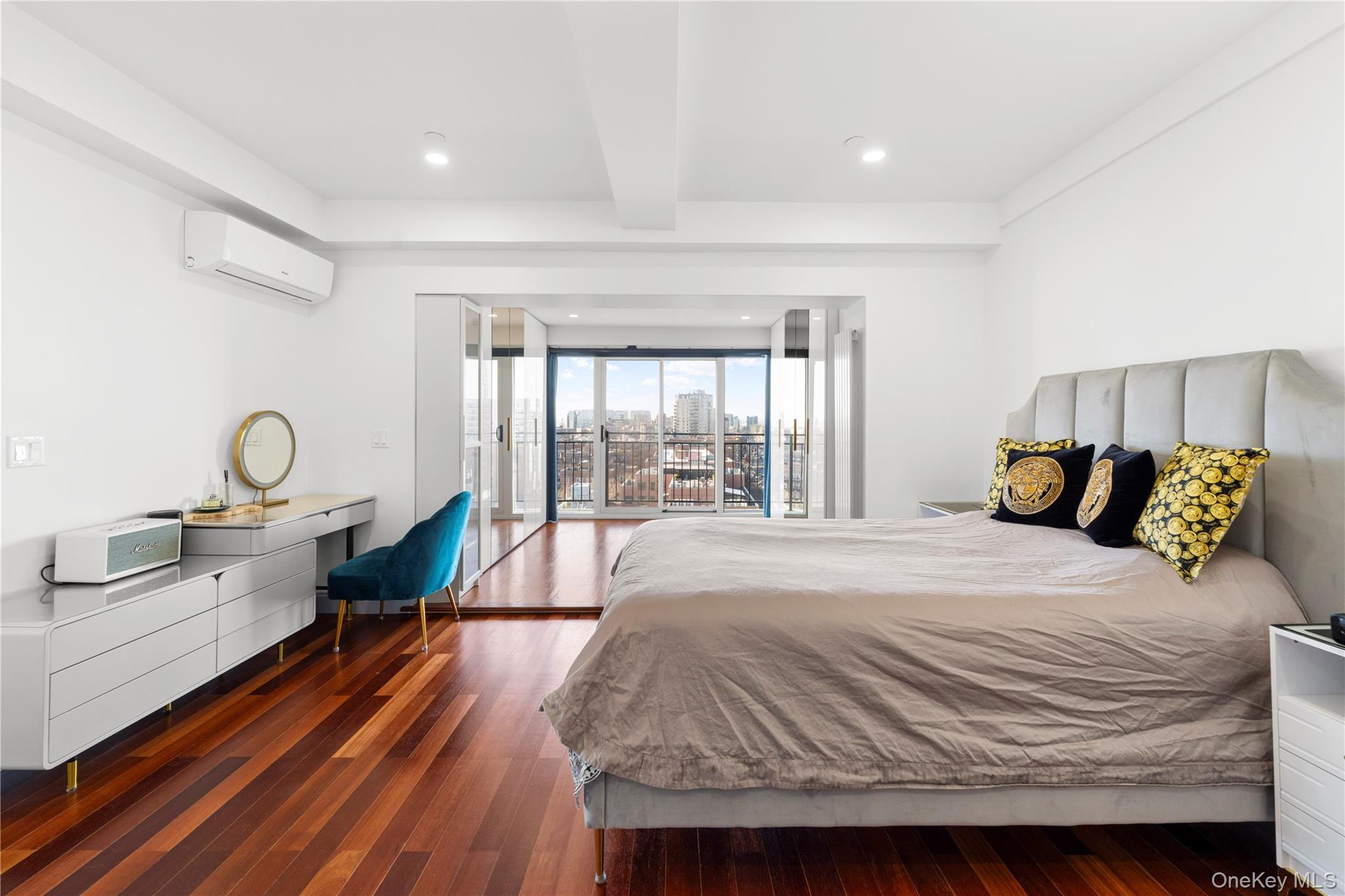 Condo Main  Queens, NY 11355, MLS-969299-8