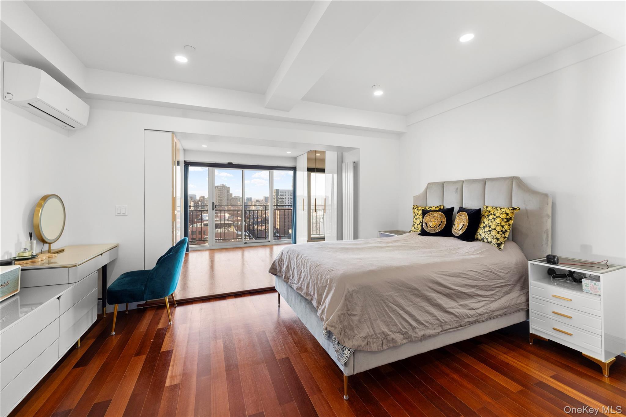 Condo Main  Queens, NY 11355, MLS-969299-9