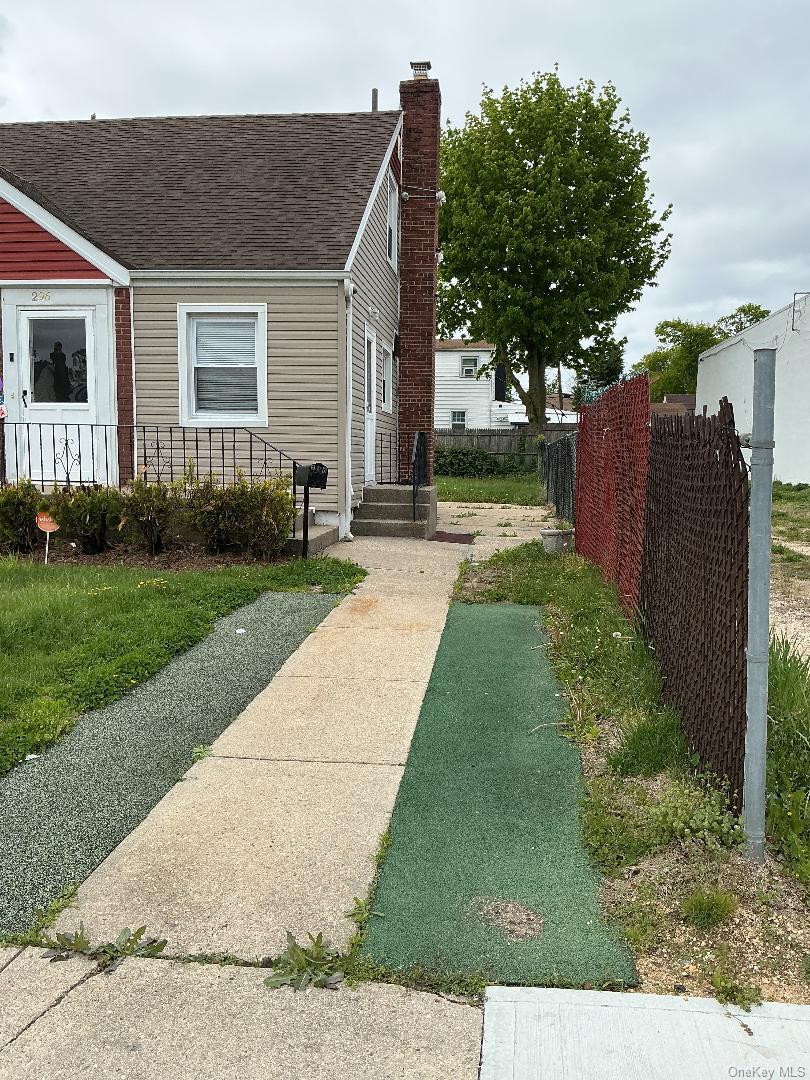 Single Family Chester  Nassau County, NY 11553, MLS-969304-2