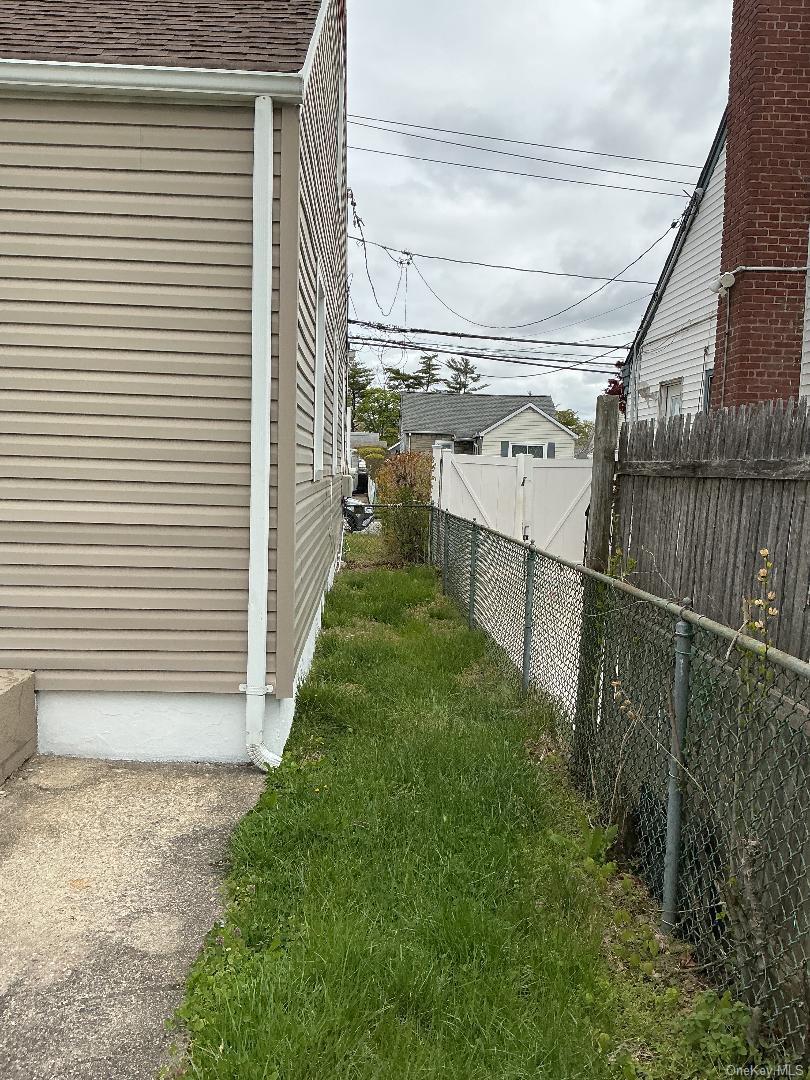 Single Family Chester  Nassau County, NY 11553, MLS-969304-5