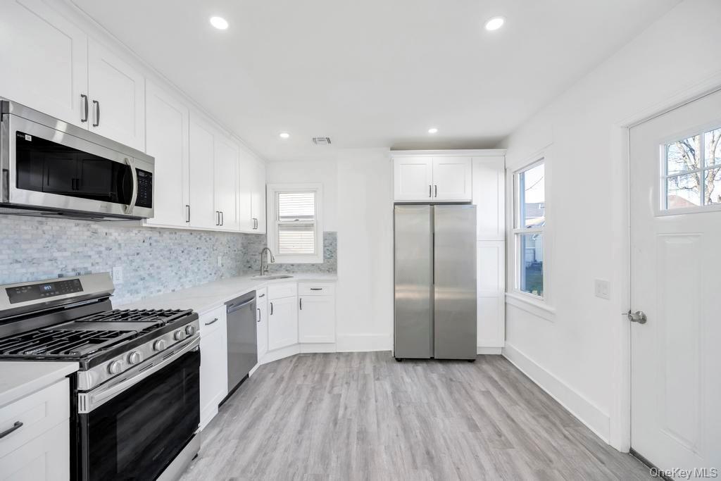 Single Family Columbia  Nassau County, NY 11550, MLS-969349-16