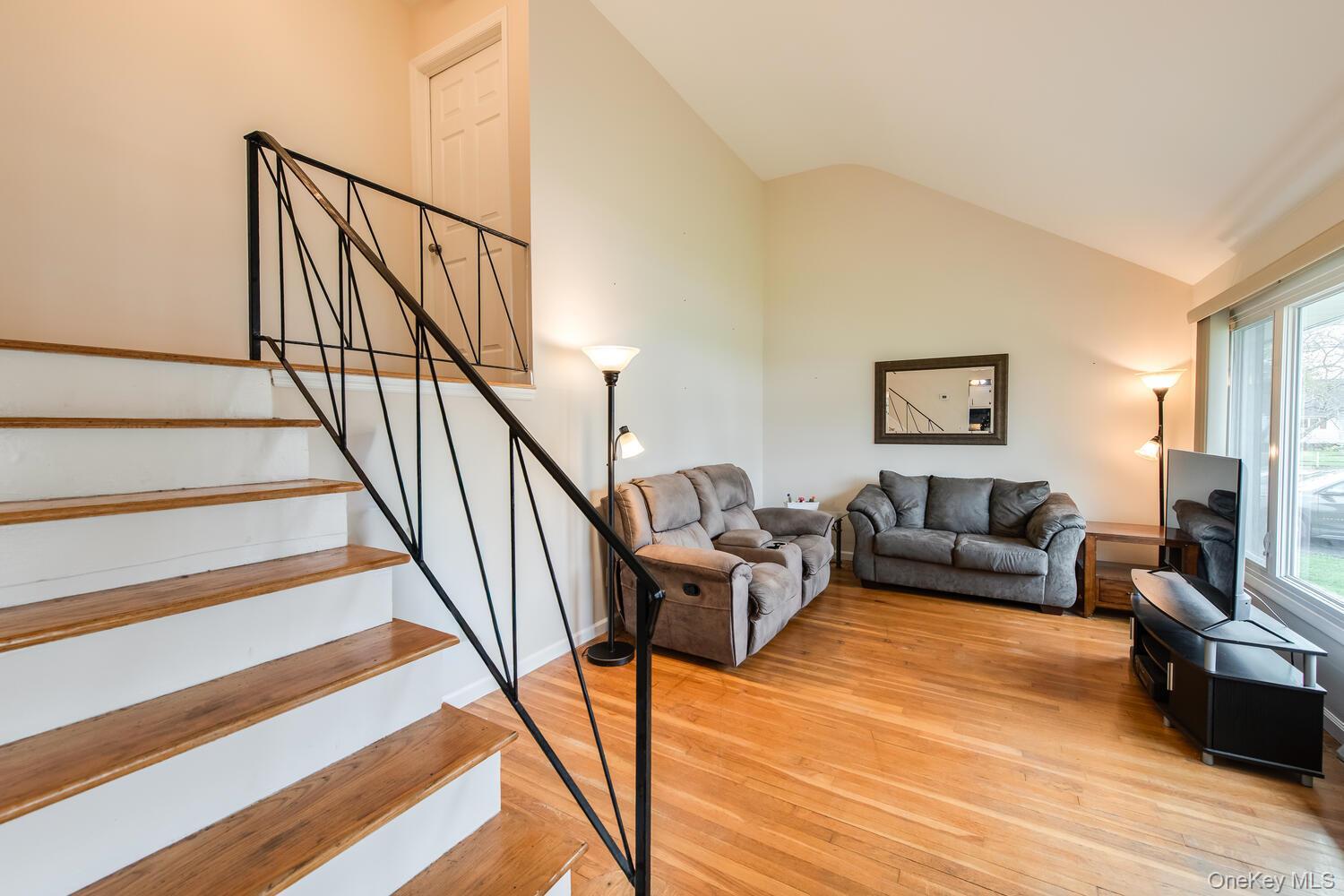 Single Family Edgewood  Ulster County, NY 12477, MLS-969411-12