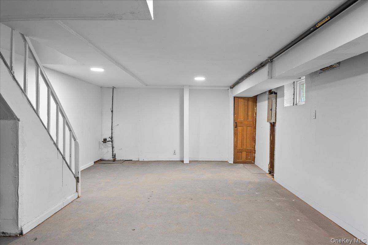 Single Family Zoller  Queens, NY 11434, MLS-969435-15