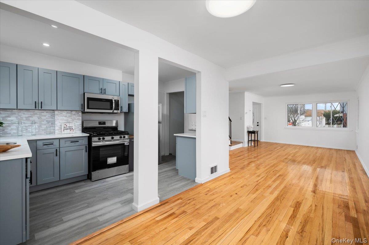 Single Family Zoller  Queens, NY 11434, MLS-969435-7