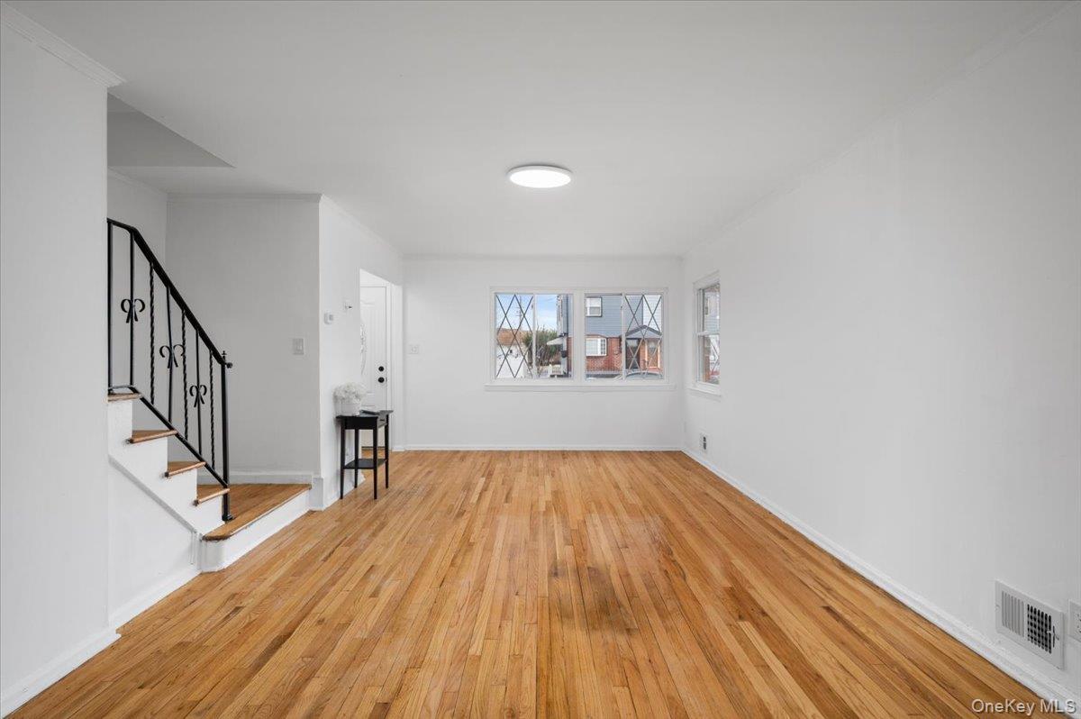 Single Family Zoller  Queens, NY 11434, MLS-969435-8