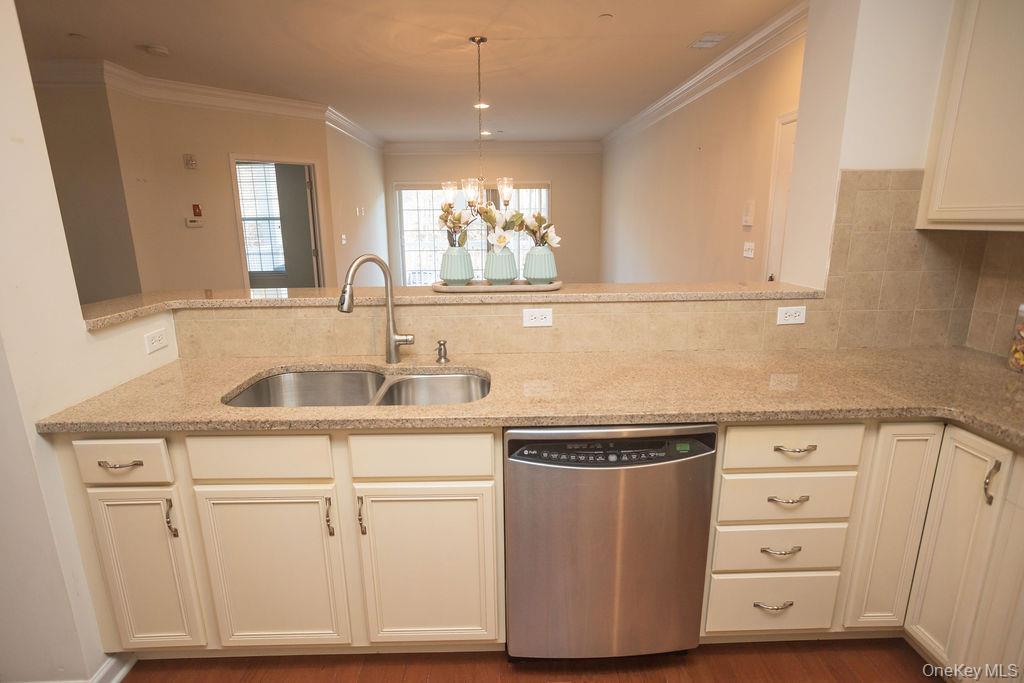 Condo Saratoga  Dutchess County, NY 12524, MLS-969458-13