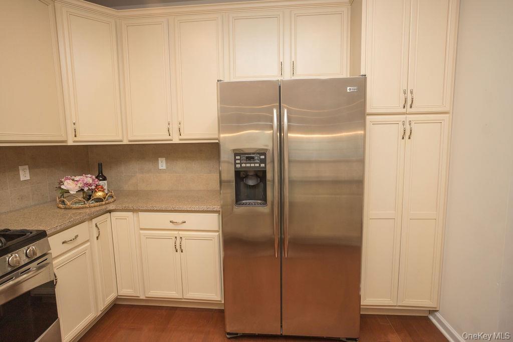 Condo Saratoga  Dutchess County, NY 12524, MLS-969458-14