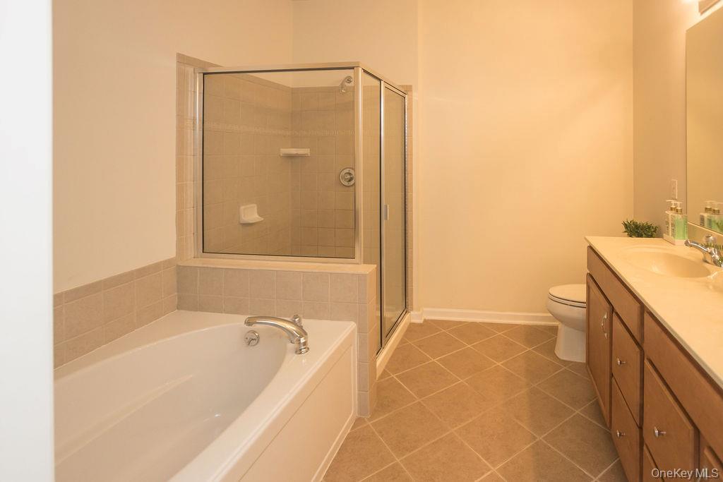 Condo Saratoga  Dutchess County, NY 12524, MLS-969458-19