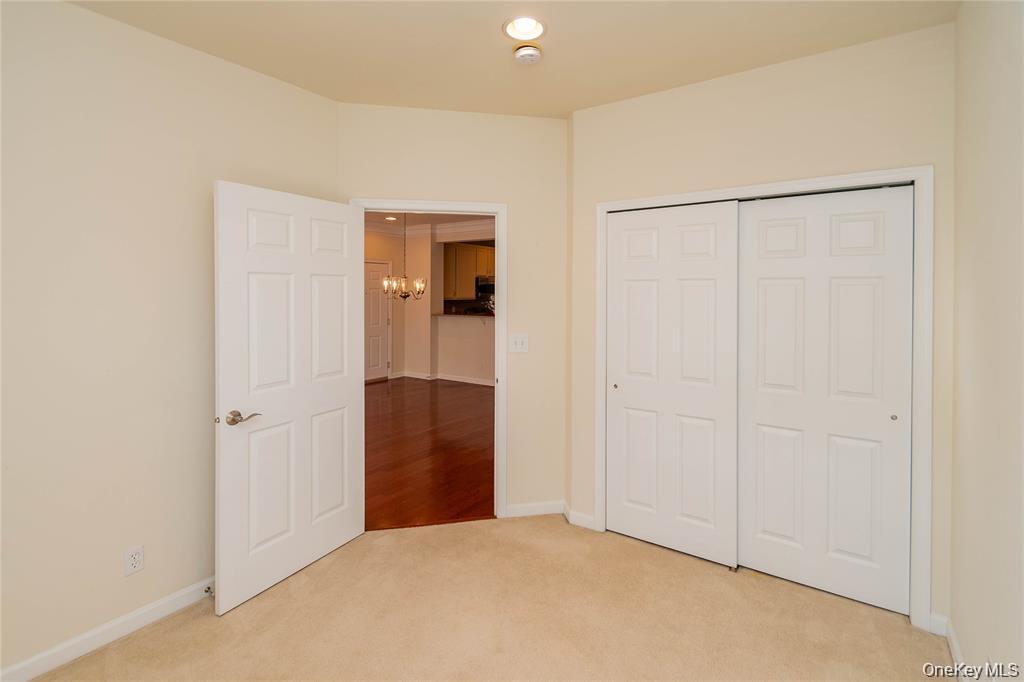 Condo Saratoga  Dutchess County, NY 12524, MLS-969458-22