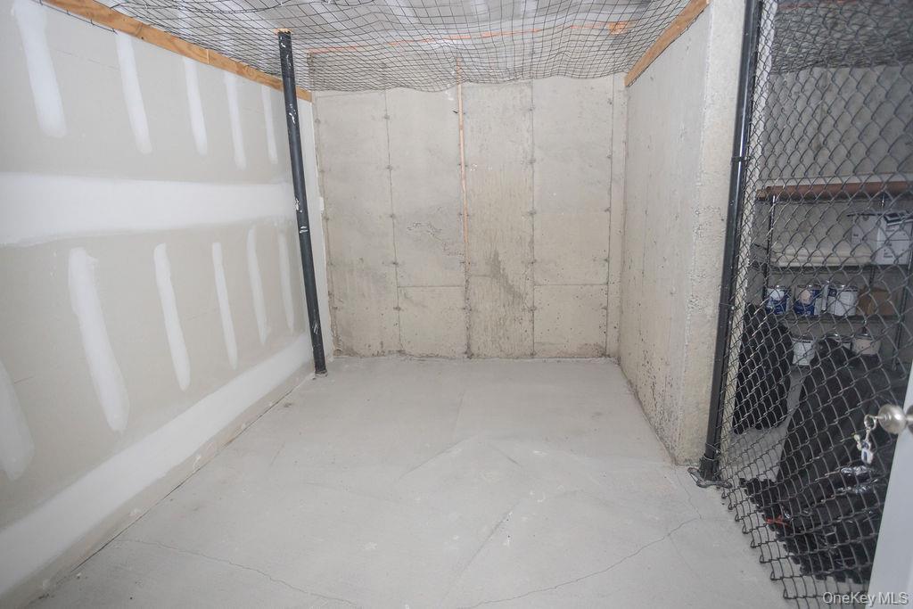 Condo Saratoga  Dutchess County, NY 12524, MLS-969458-26