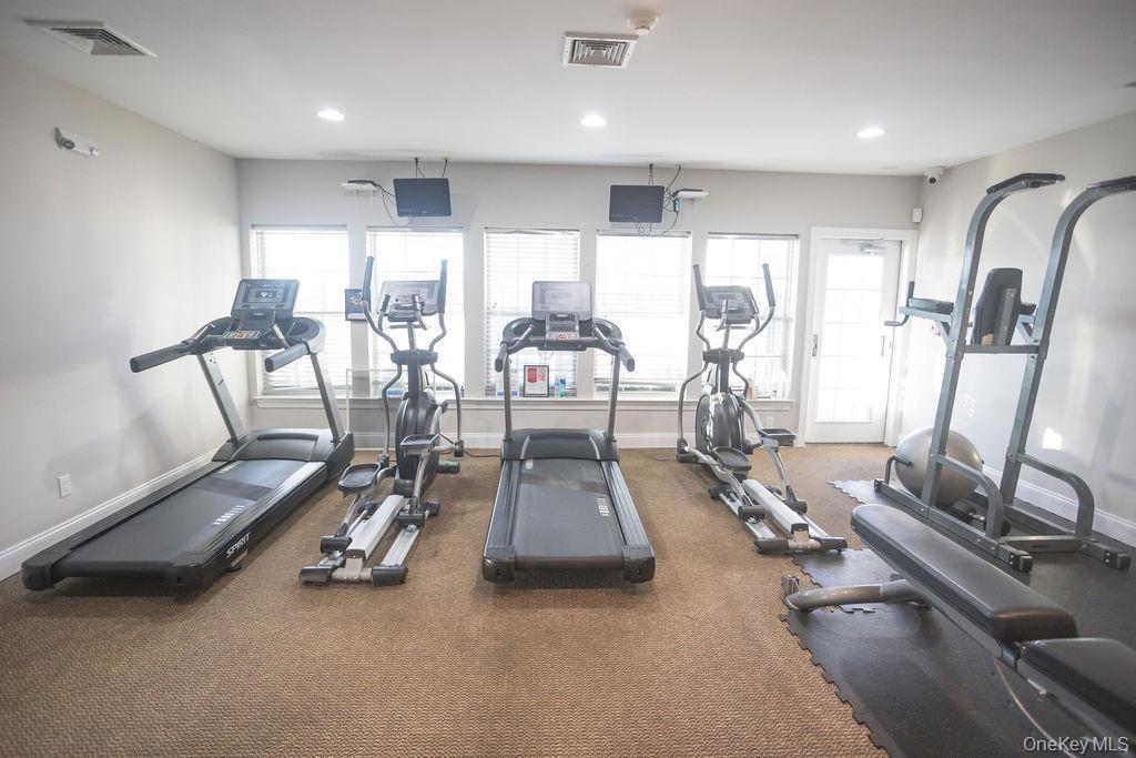 Condo Saratoga  Dutchess County, NY 12524, MLS-969458-29