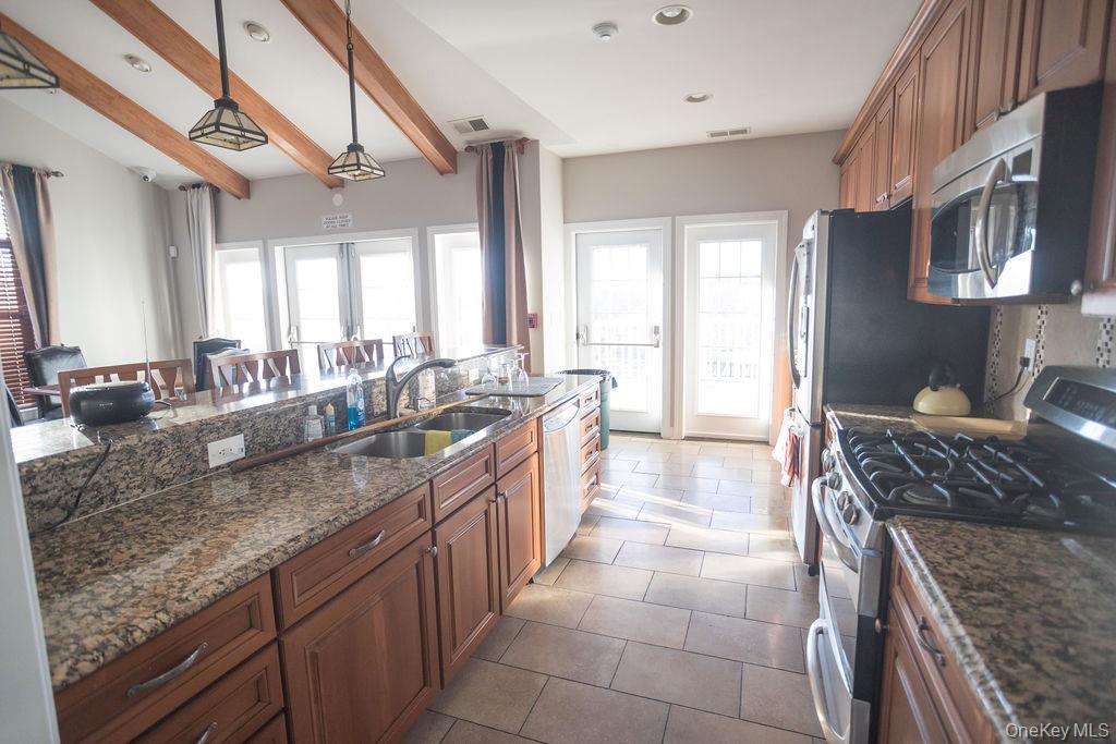 Condo Saratoga  Dutchess County, NY 12524, MLS-969458-34