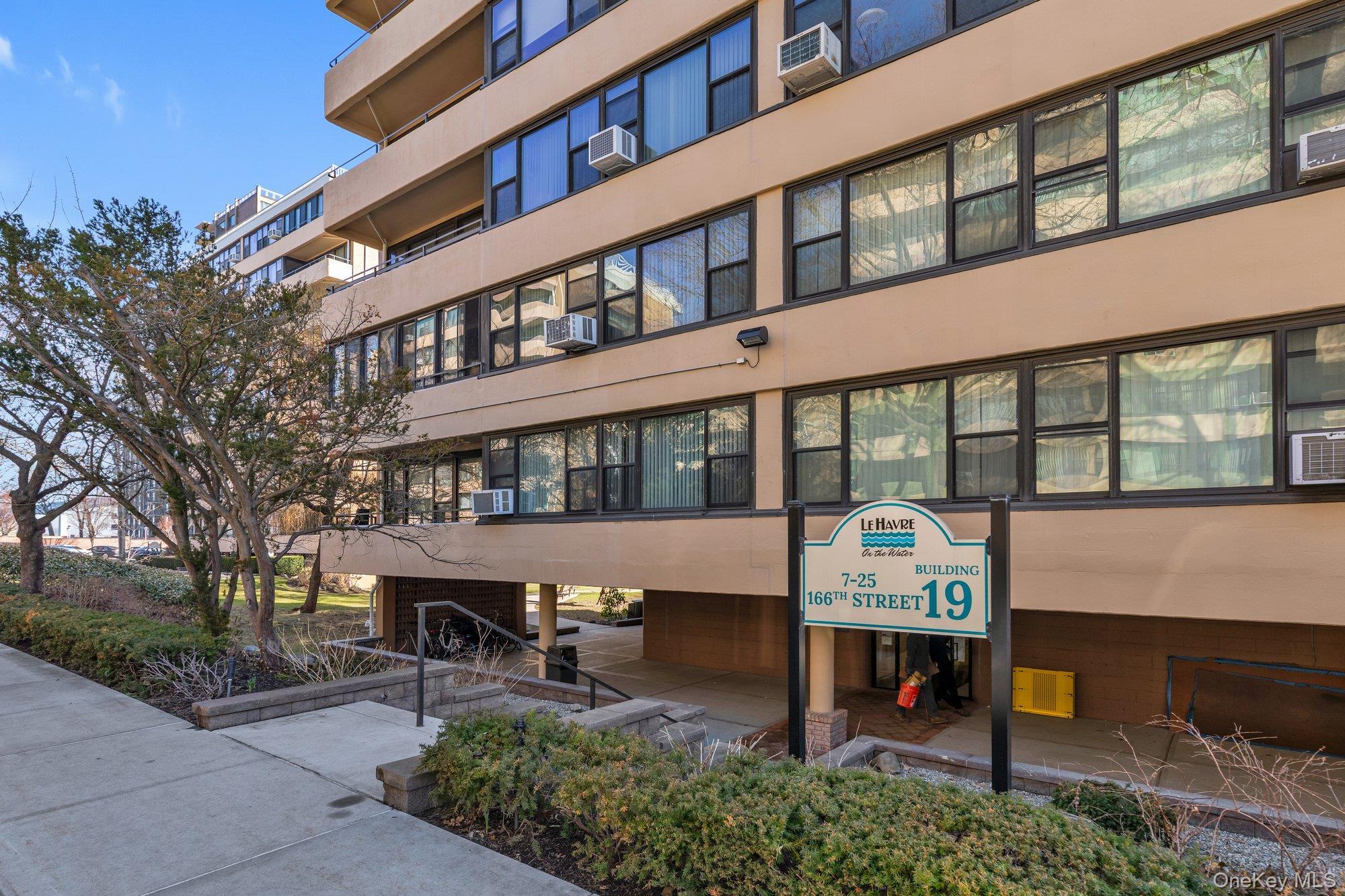 Coop 166  Queens, NY 11357, MLS-969492-11