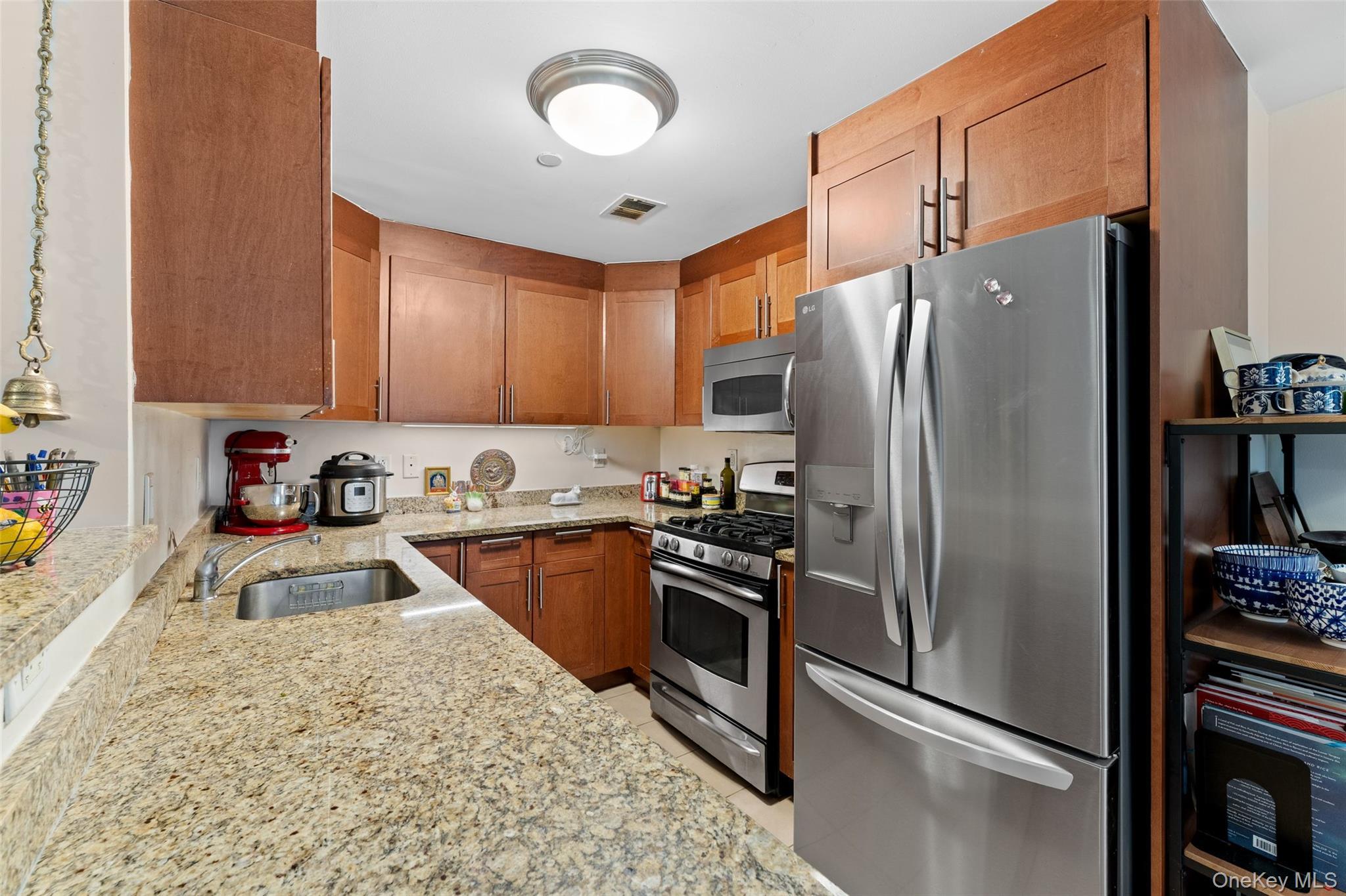 Condo Cambridge  Bronx, NY 10463, MLS-969498-5