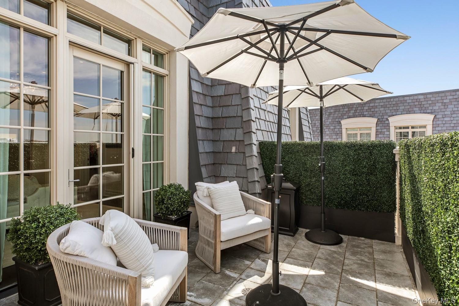 Condo Royal  Nassau County, NY 11040, MLS-969519-21