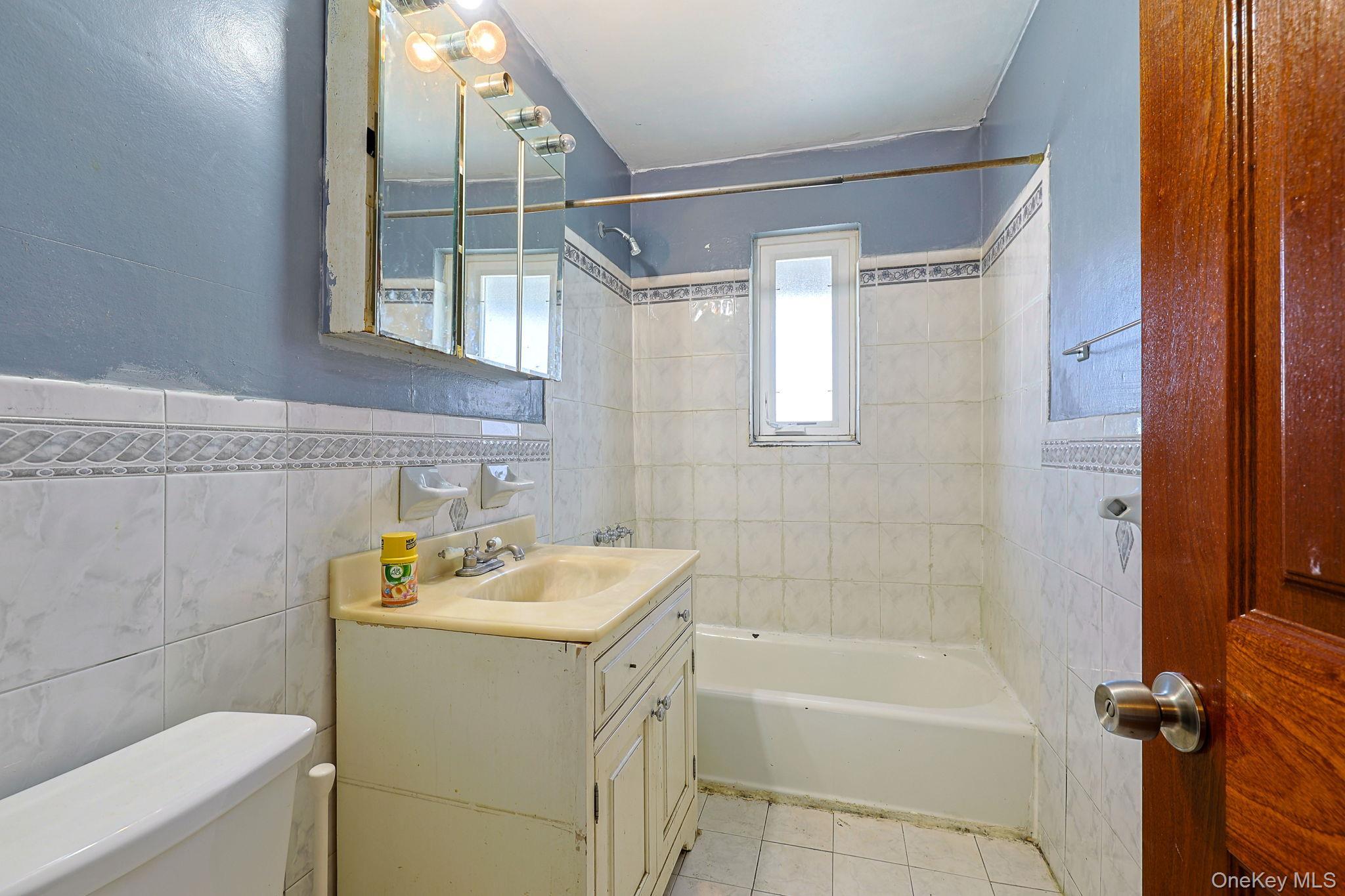 Single Family 223rd Bronx, NY 10466, MLS-969557-10