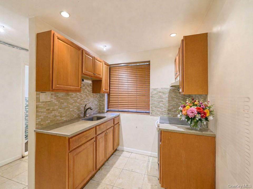 Single Family 223rd Bronx, NY 10466, MLS-969557-21