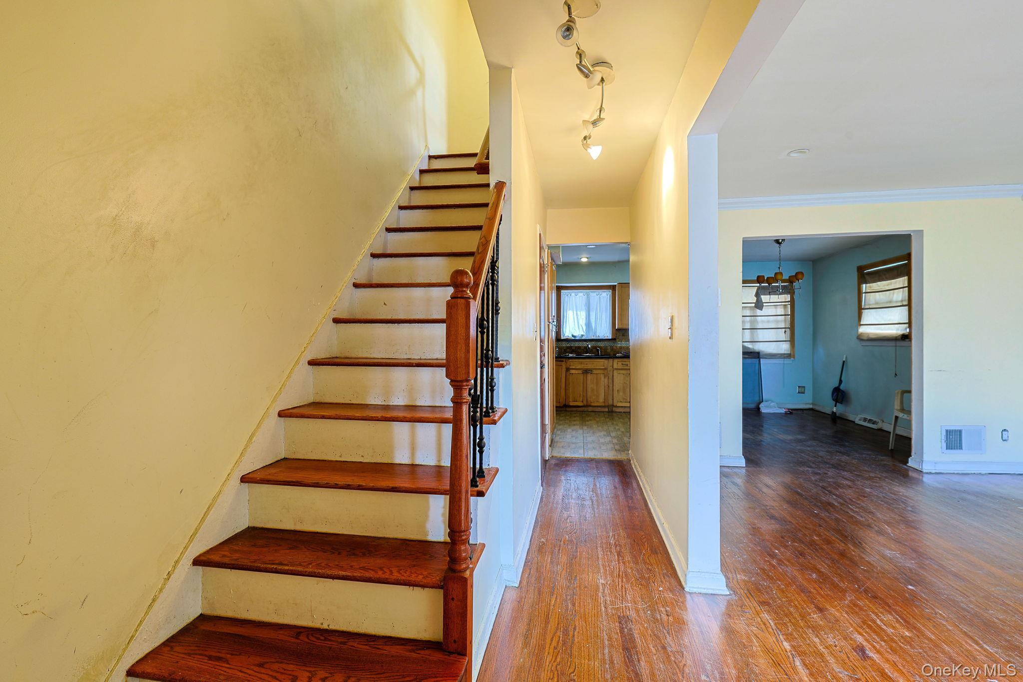 Single Family 223rd Bronx, NY 10466, MLS-969557-34