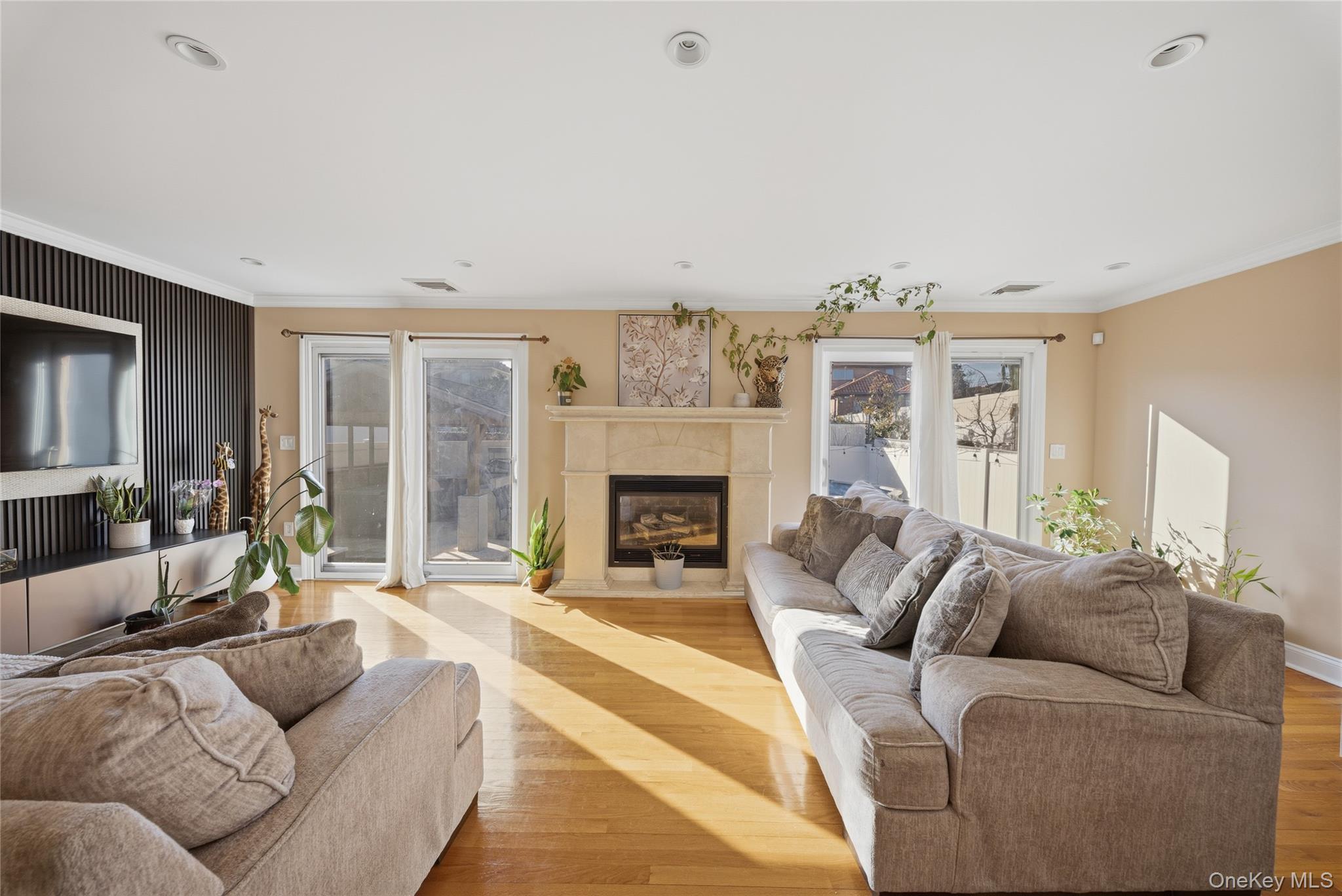 Single Family 11th  Queens, NY 11357, MLS-969574-3