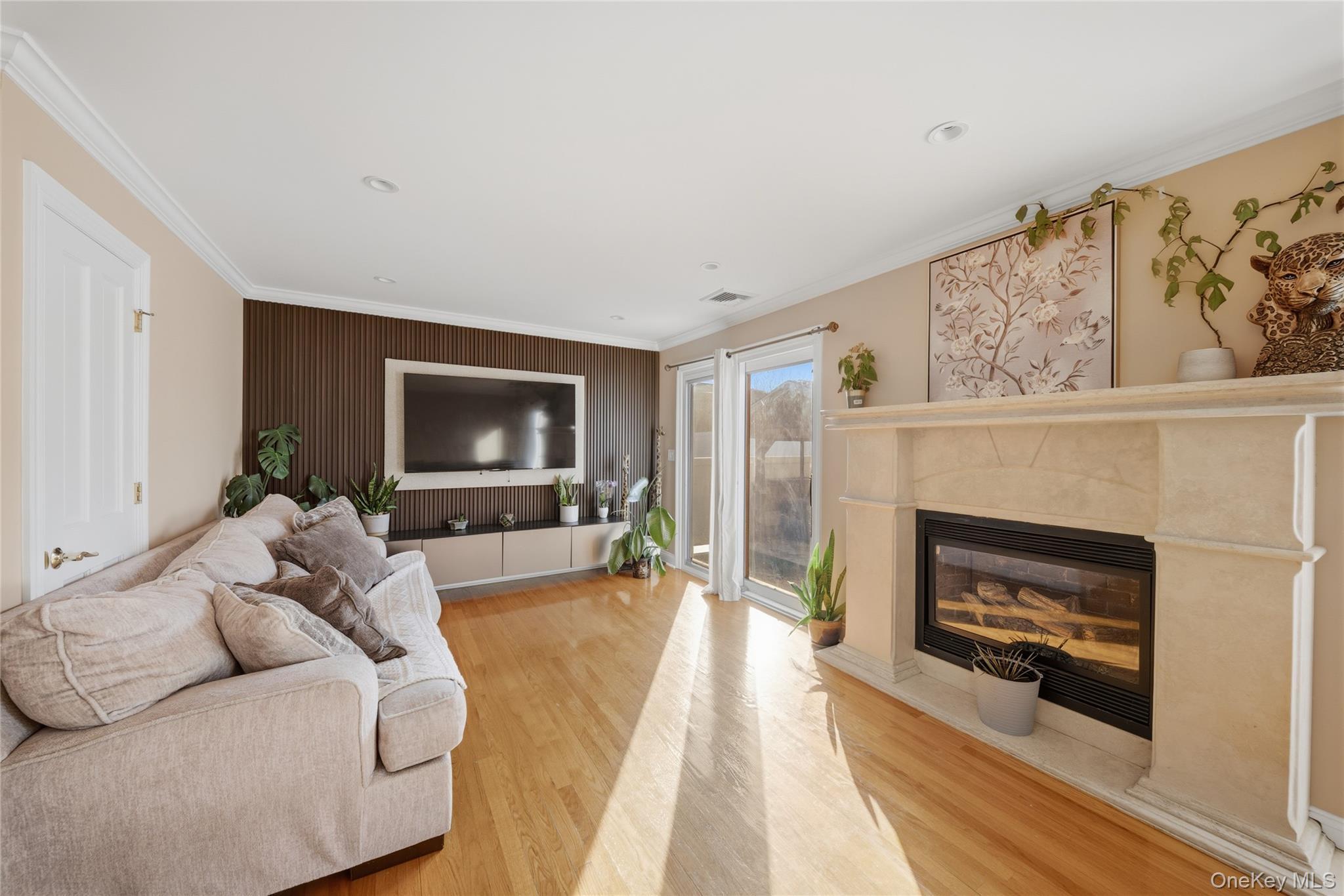 Single Family 11th  Queens, NY 11357, MLS-969574-6