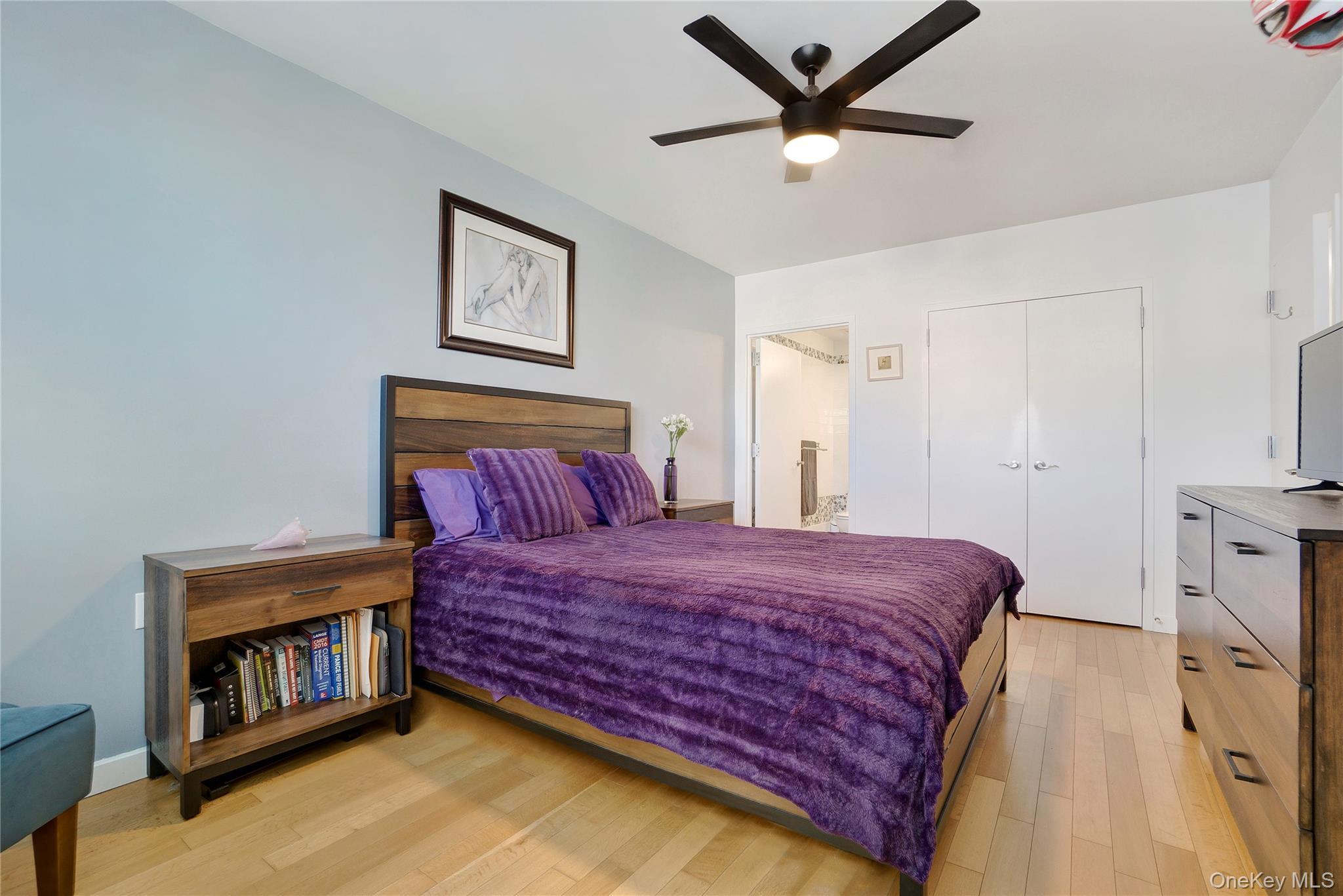 Condo Shore Front  Queens, NY 11693, MLS-969608-10