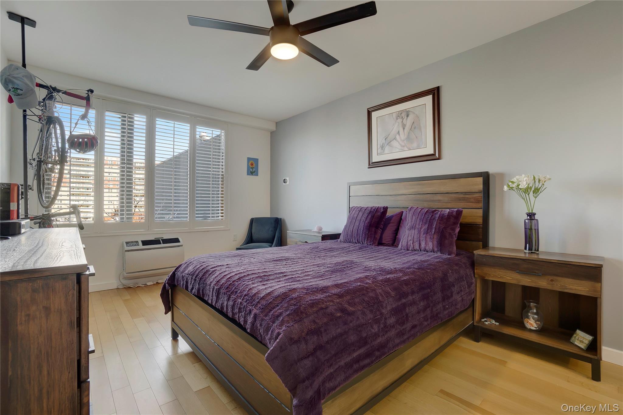 Condo Shore Front  Queens, NY 11693, MLS-969608-11