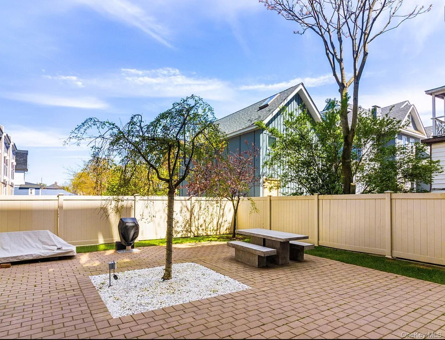 Condo Shore Front  Queens, NY 11693, MLS-969608-15