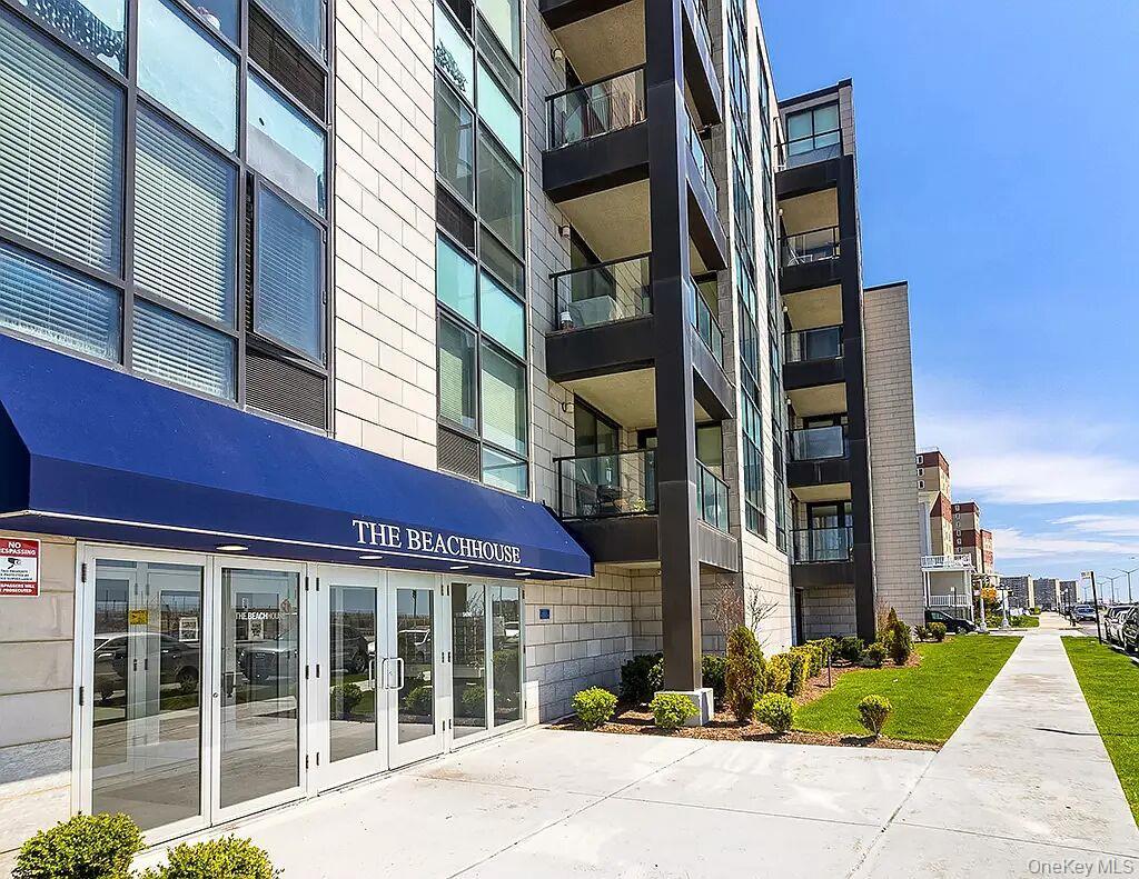 Condo Shore Front  Queens, NY 11693, MLS-969608-16