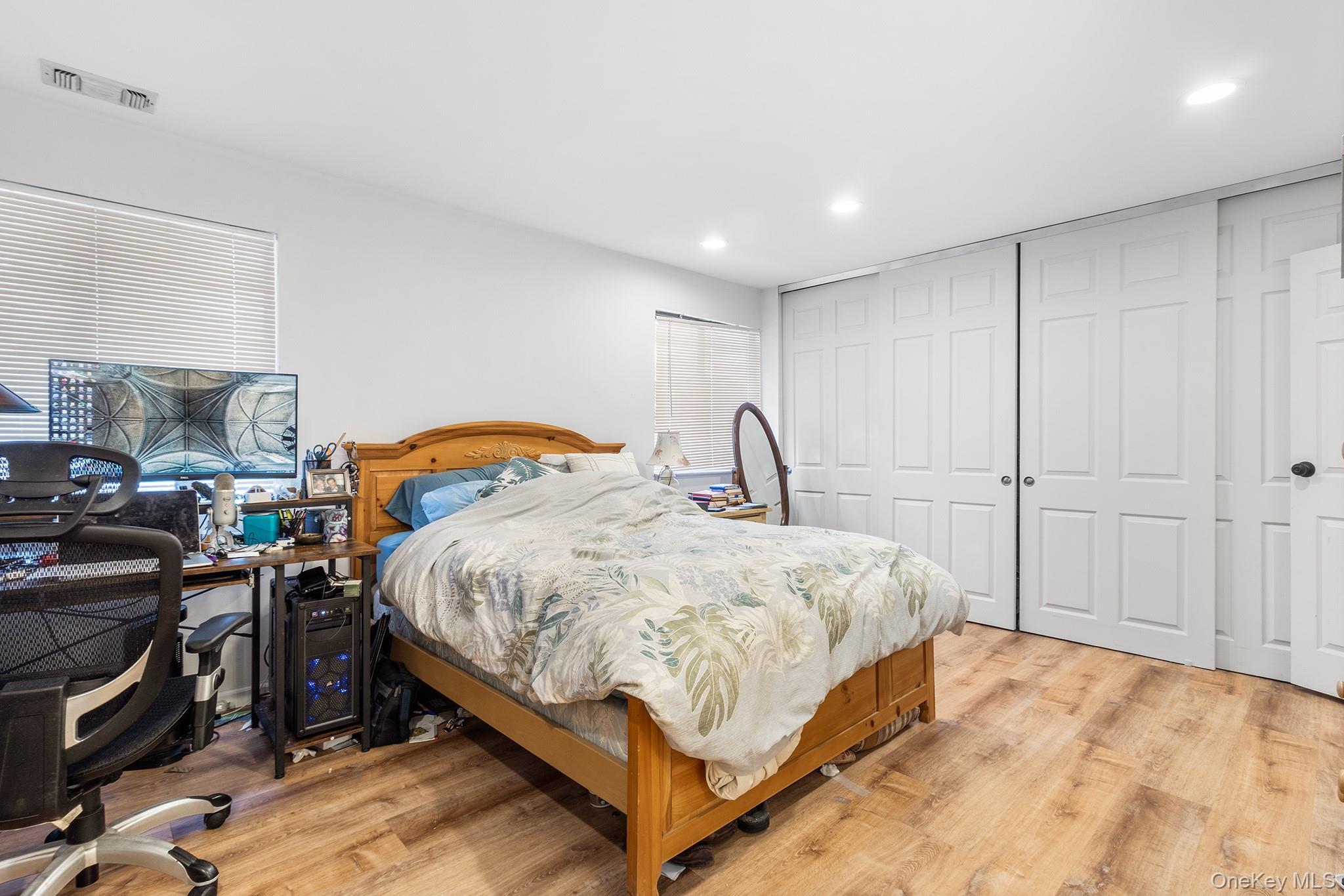 Condo Aspen Nassau County, NY 11793, MLS-969635-12