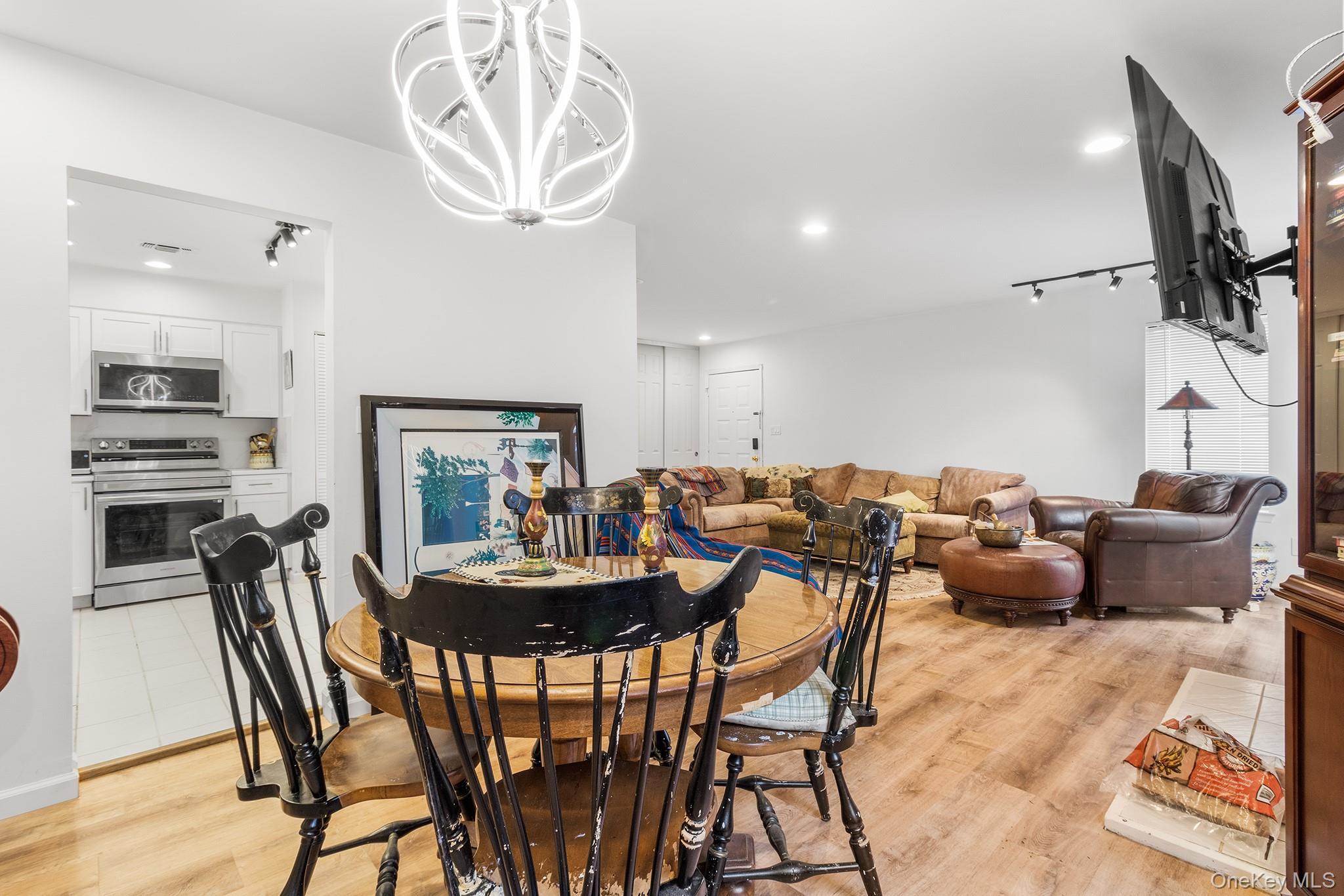 Condo Aspen Nassau County, NY 11793, MLS-969635-4