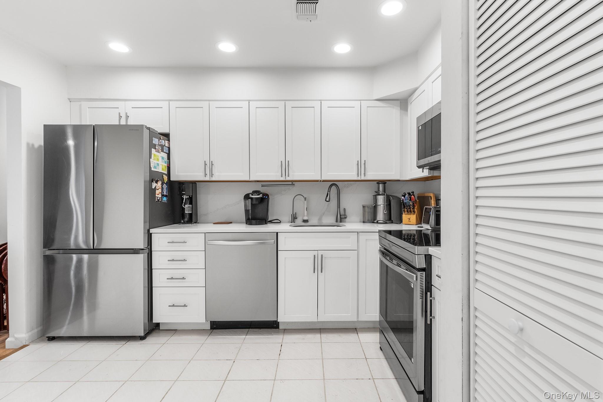 Condo Aspen Nassau County, NY 11793, MLS-969635-7