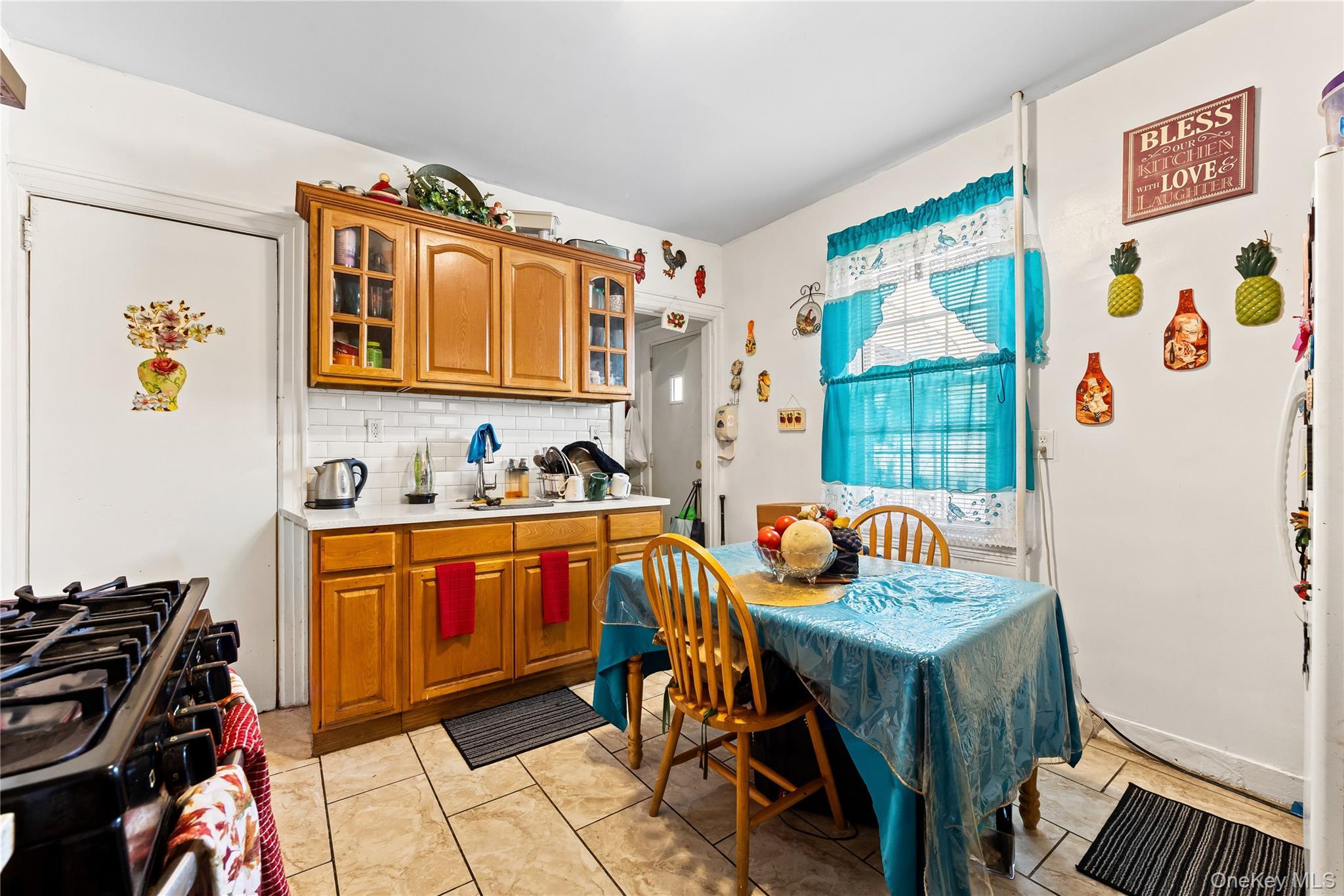 Single Family 230th  Bronx, NY 10466, MLS-969646-10