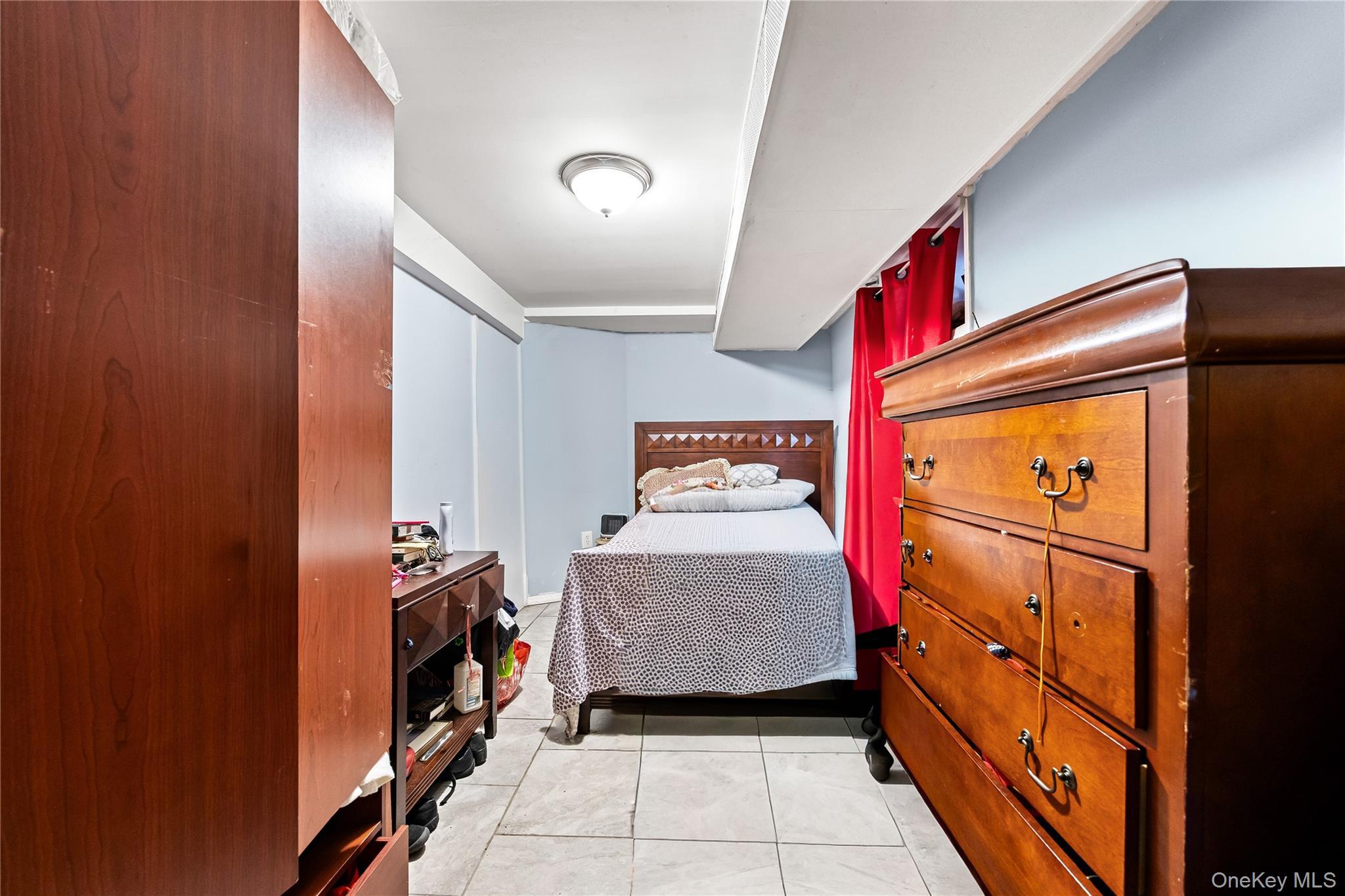 Single Family 230th  Bronx, NY 10466, MLS-969646-21