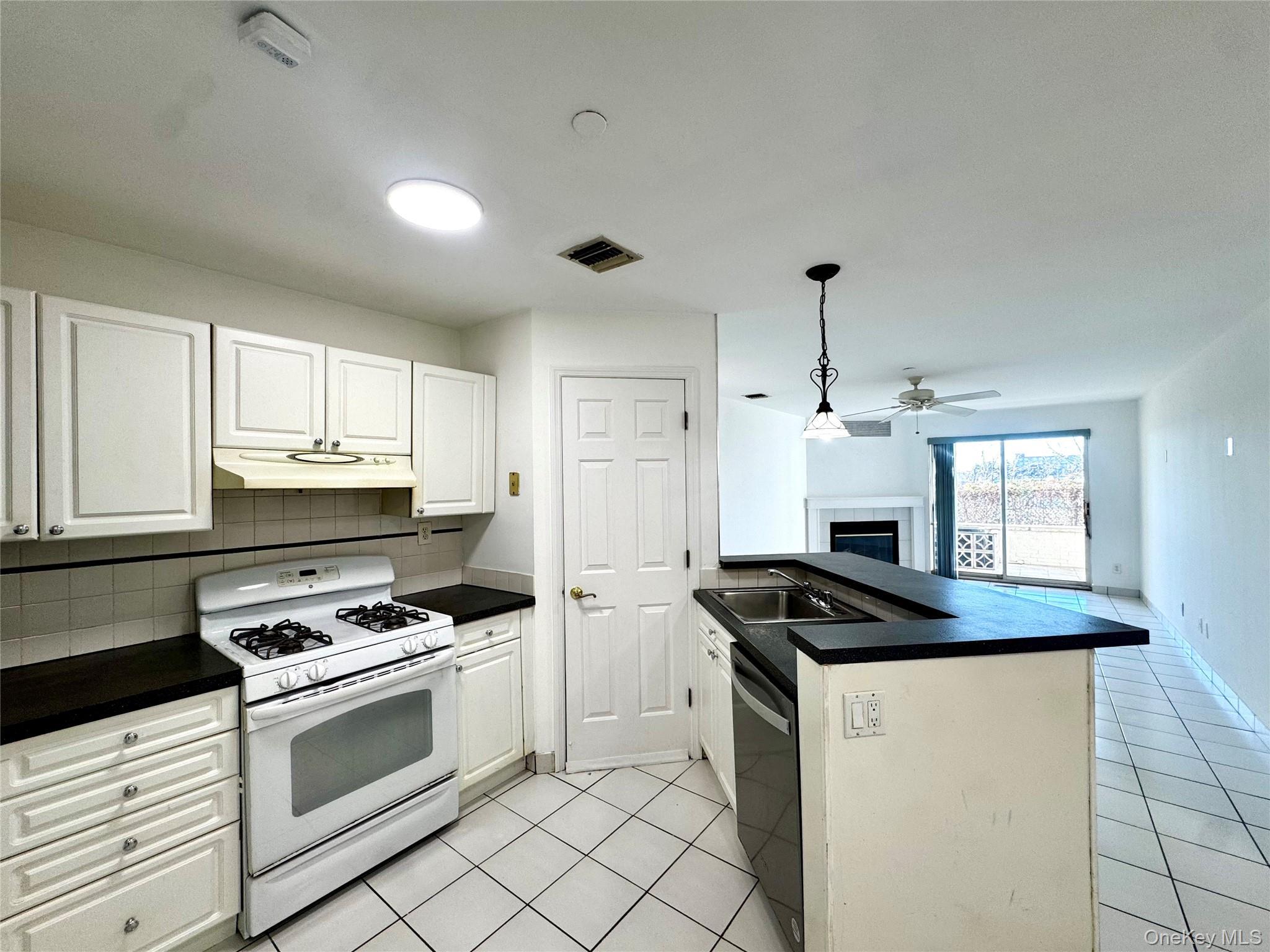 Condo Schofield  Bronx, NY 10464, MLS-969651-3