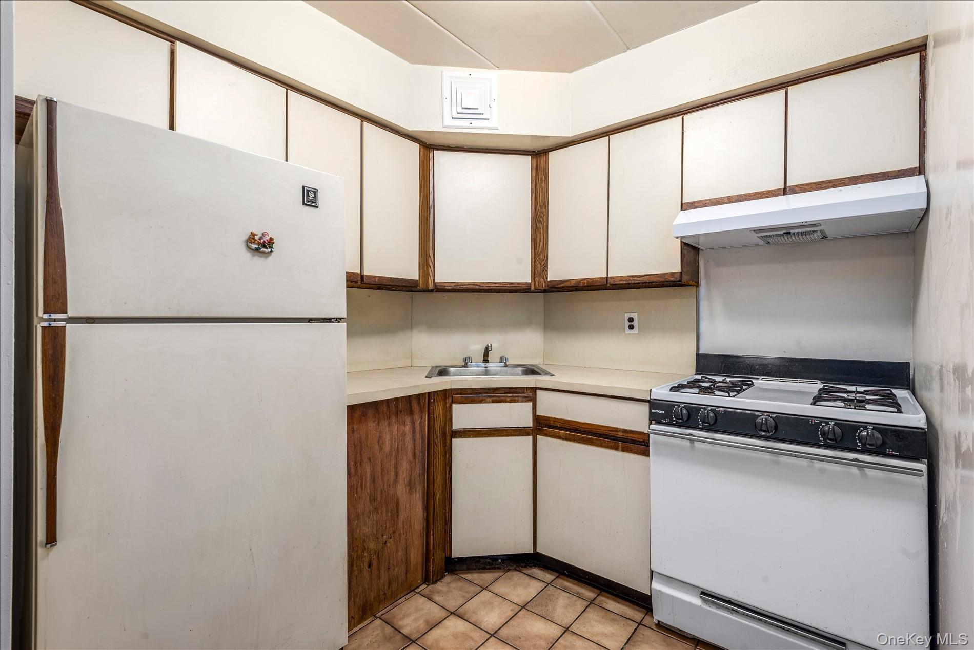 Condo 35th  Queens, NY 11354, MLS-969669-10