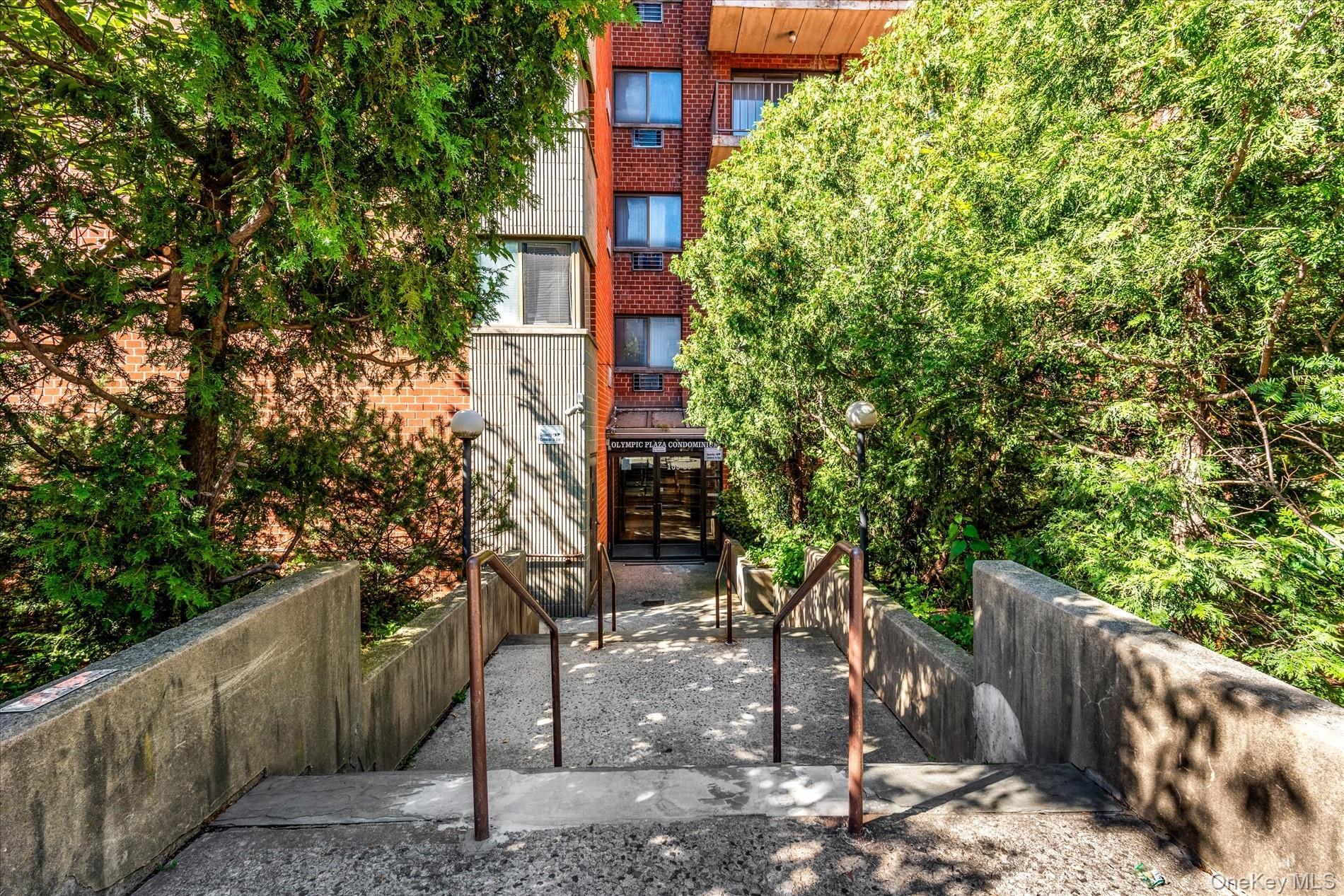 Condo 35th  Queens, NY 11354, MLS-969669-3