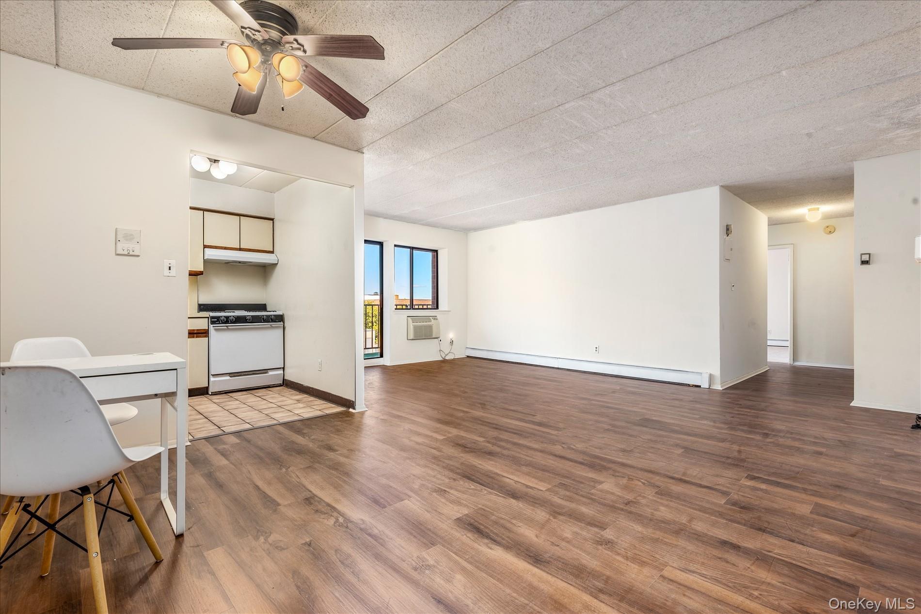 Condo 35th  Queens, NY 11354, MLS-969669-5