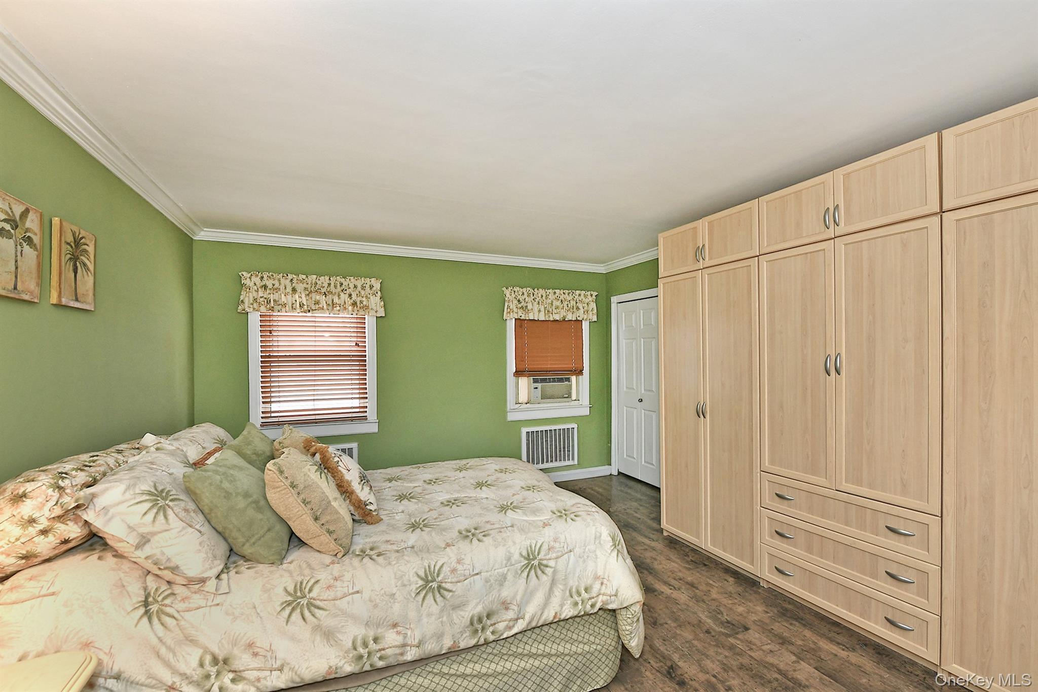 Coop Gibson  Suffolk County, NY 11743, MLS-969695-5