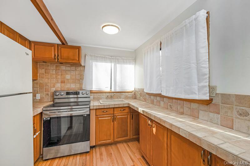 Single Family Oakleigh  Suffolk County, NY 11933, MLS-969723-17