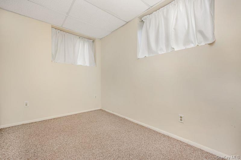 Single Family Oakleigh  Suffolk County, NY 11933, MLS-969723-23