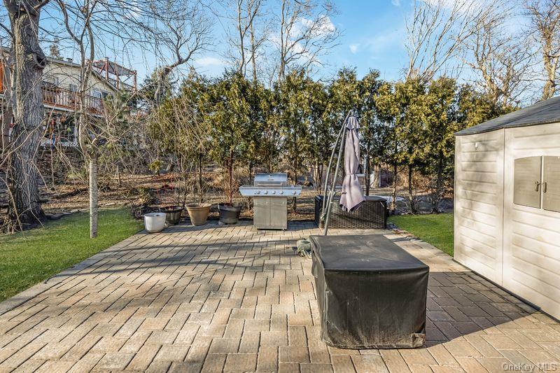 Single Family Oakleigh  Suffolk County, NY 11933, MLS-969723-28