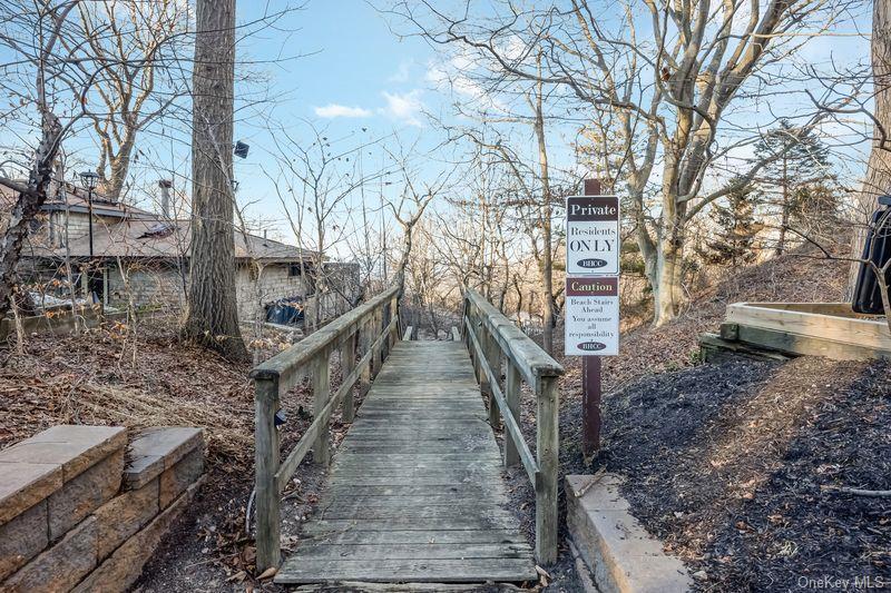 Single Family Oakleigh  Suffolk County, NY 11933, MLS-969723-34