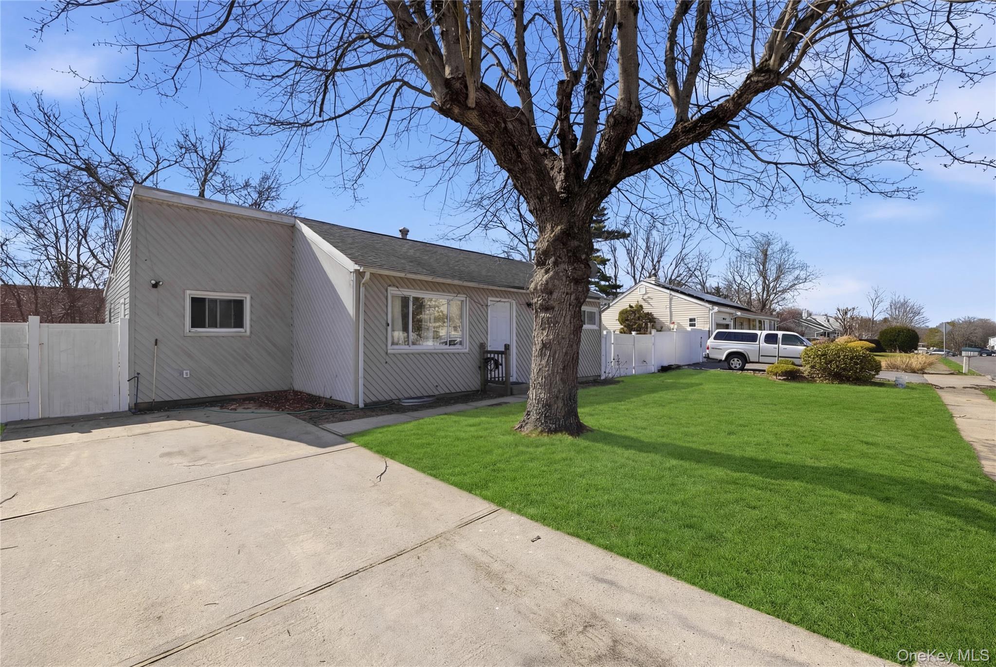 Single Family Cedar  Suffolk County, NY 11722, MLS-969783-3