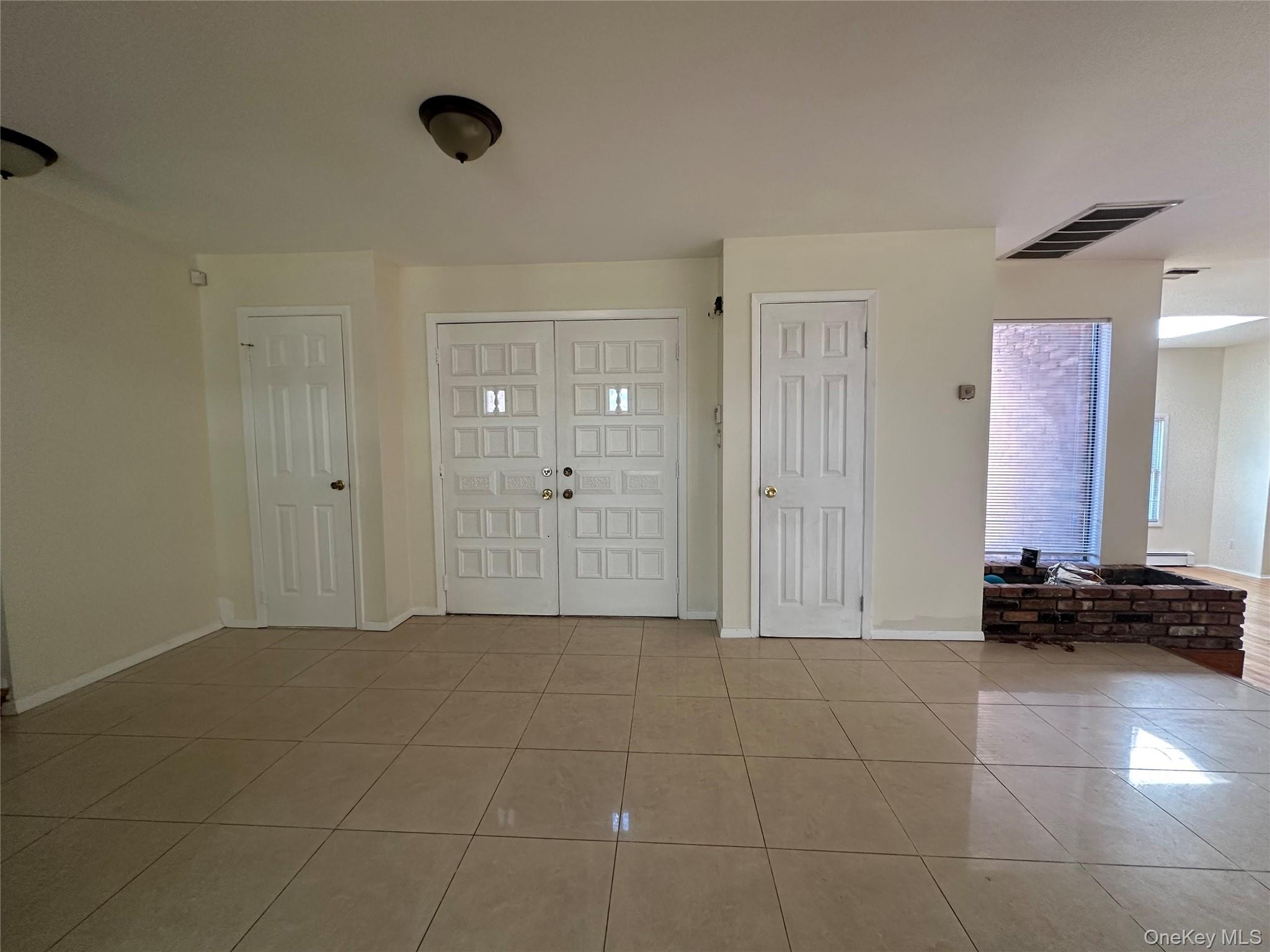 Single Family Woods Drive  Nassau County, NY 11576, MLS-969786-12