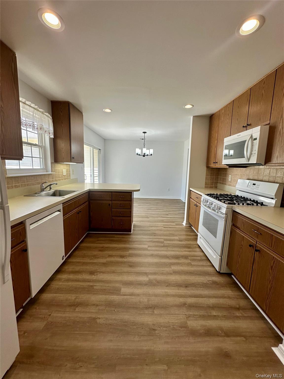 Condo Pebble Beach Suffolk County, NY 11901, MLS-969799-14