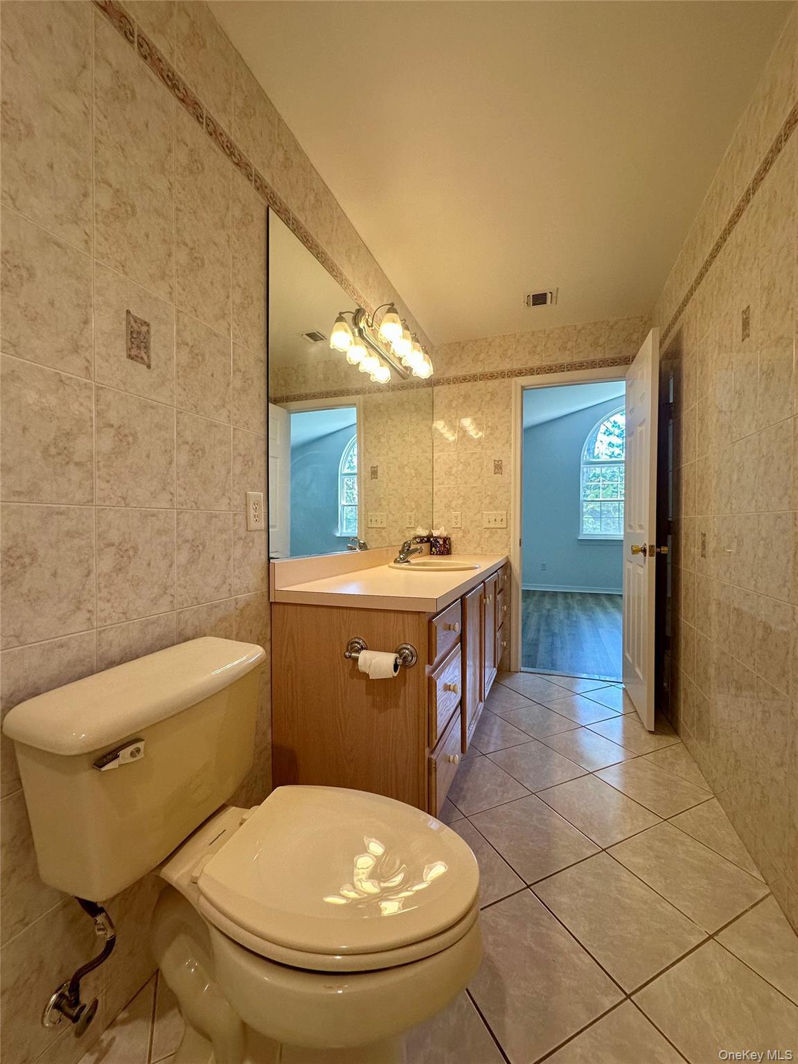 Condo Pebble Beach Suffolk County, NY 11901, MLS-969799-21