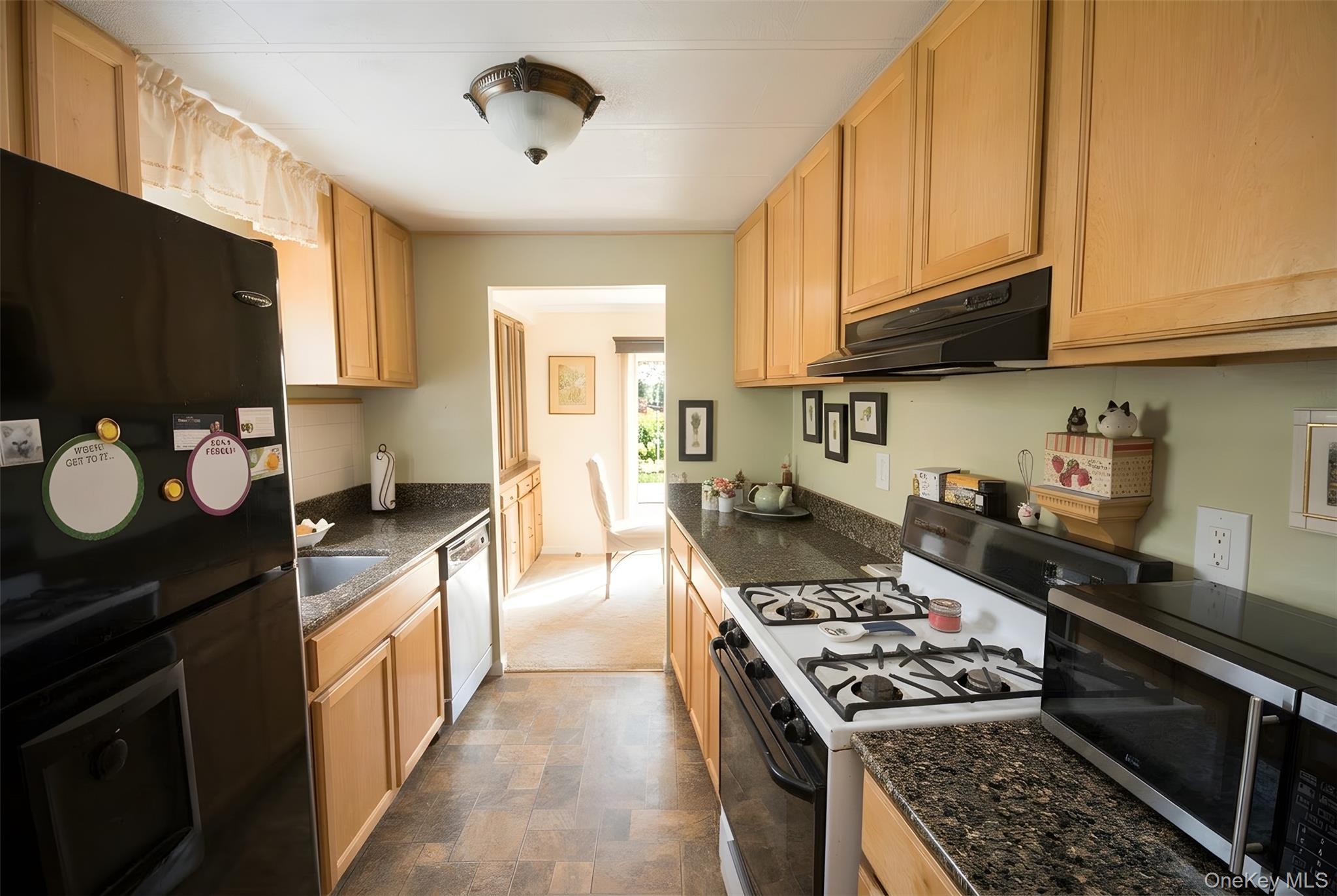 Single Family Buttercup  Suffolk County, NY 11716, MLS-969820-4