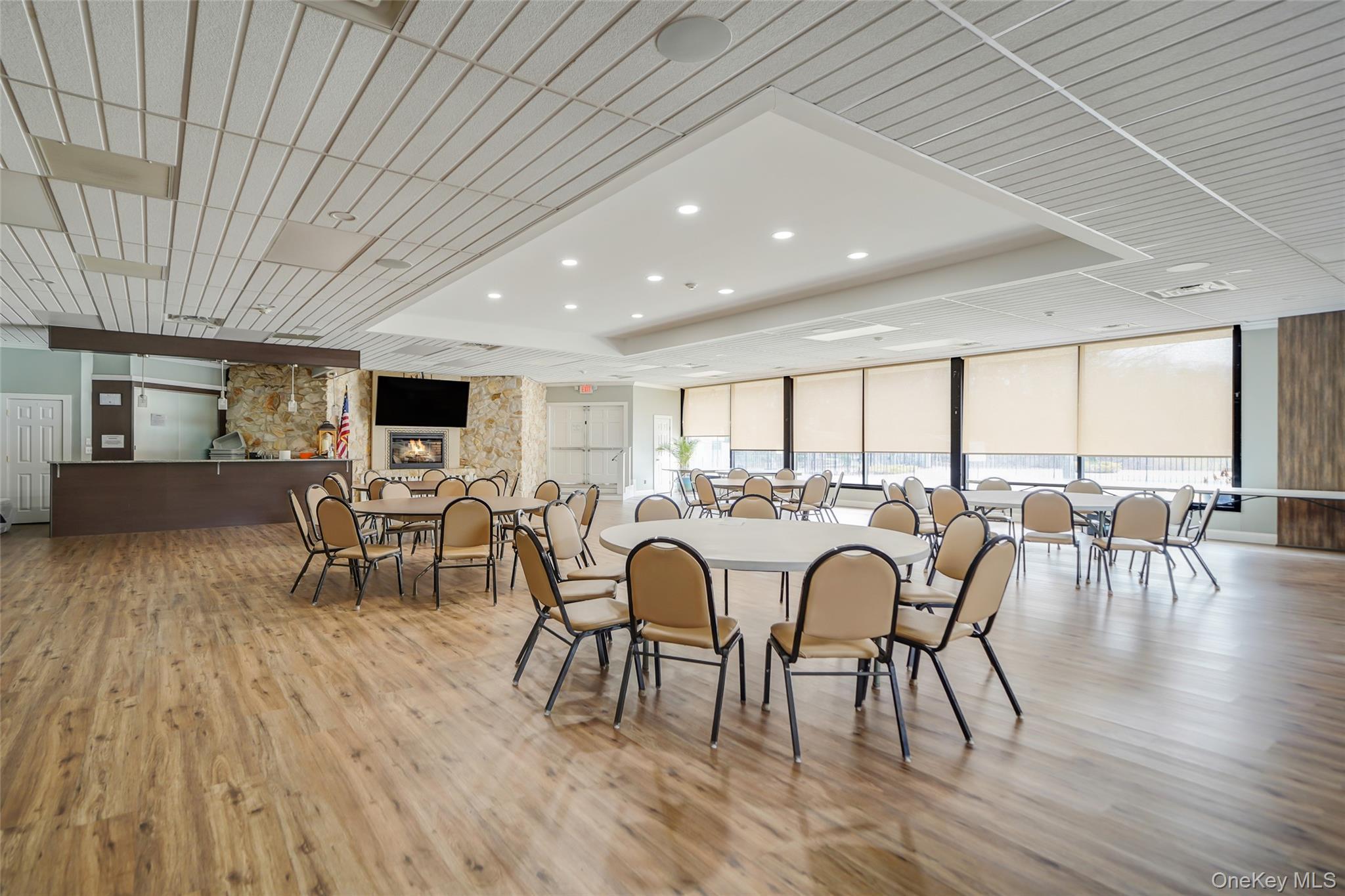 Condo Birchwood  Suffolk County, NY 11763, MLS-969846-23